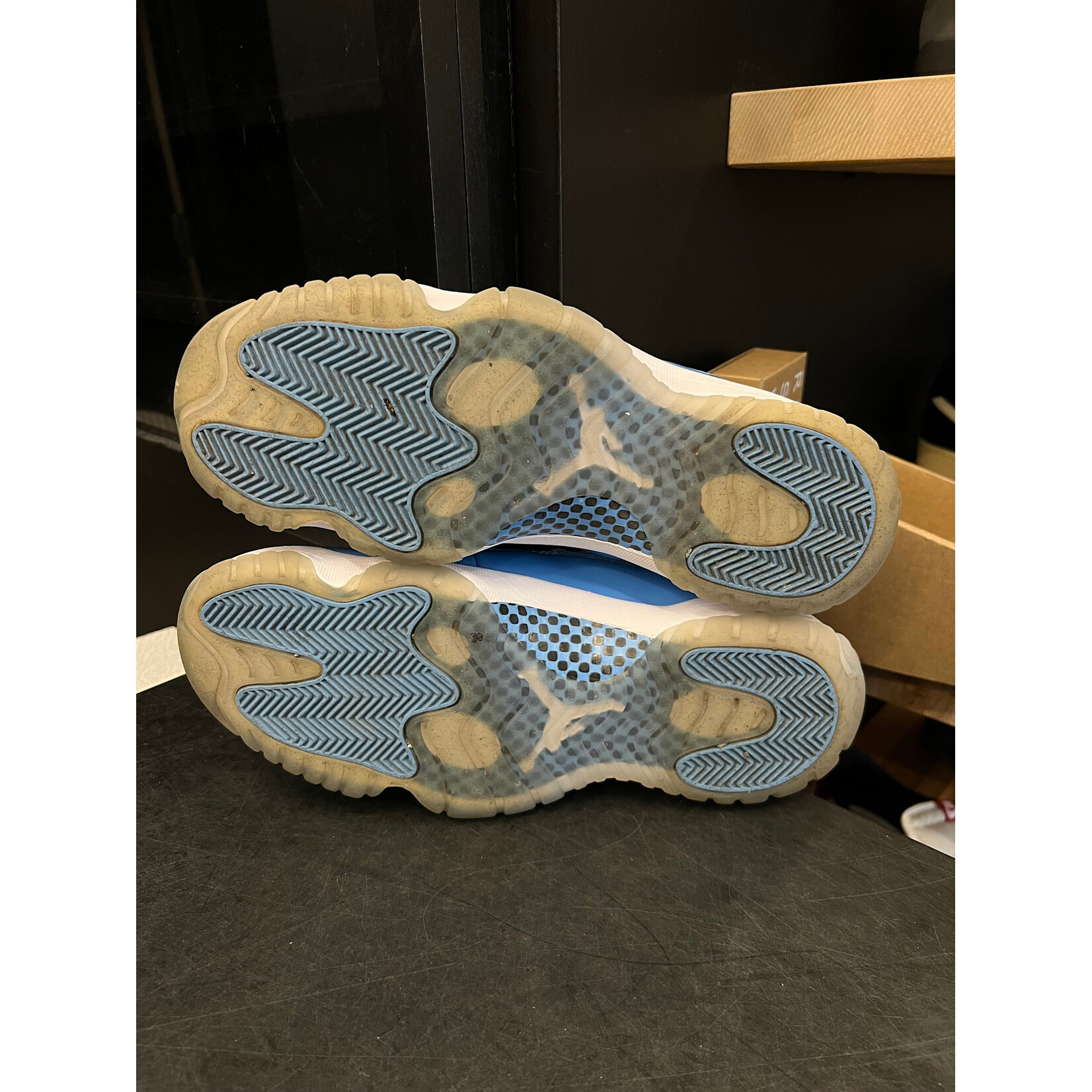 Jordan Jordan 11 Retro Low University Blue (2017) Size 10, PREOWNED NO BOX