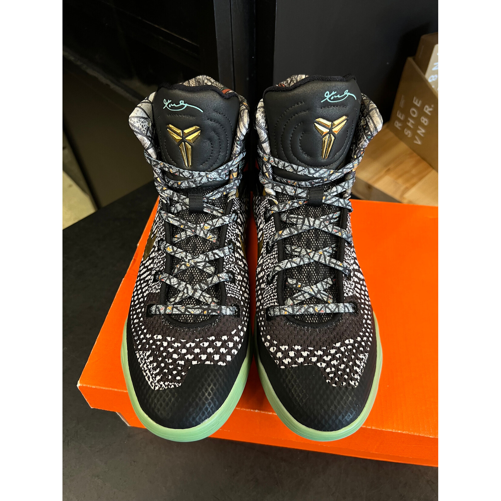 Nike Nike Kobe 9 Elite NOLA Gumbo League Maestro (GS) Size 6, PREOWNED