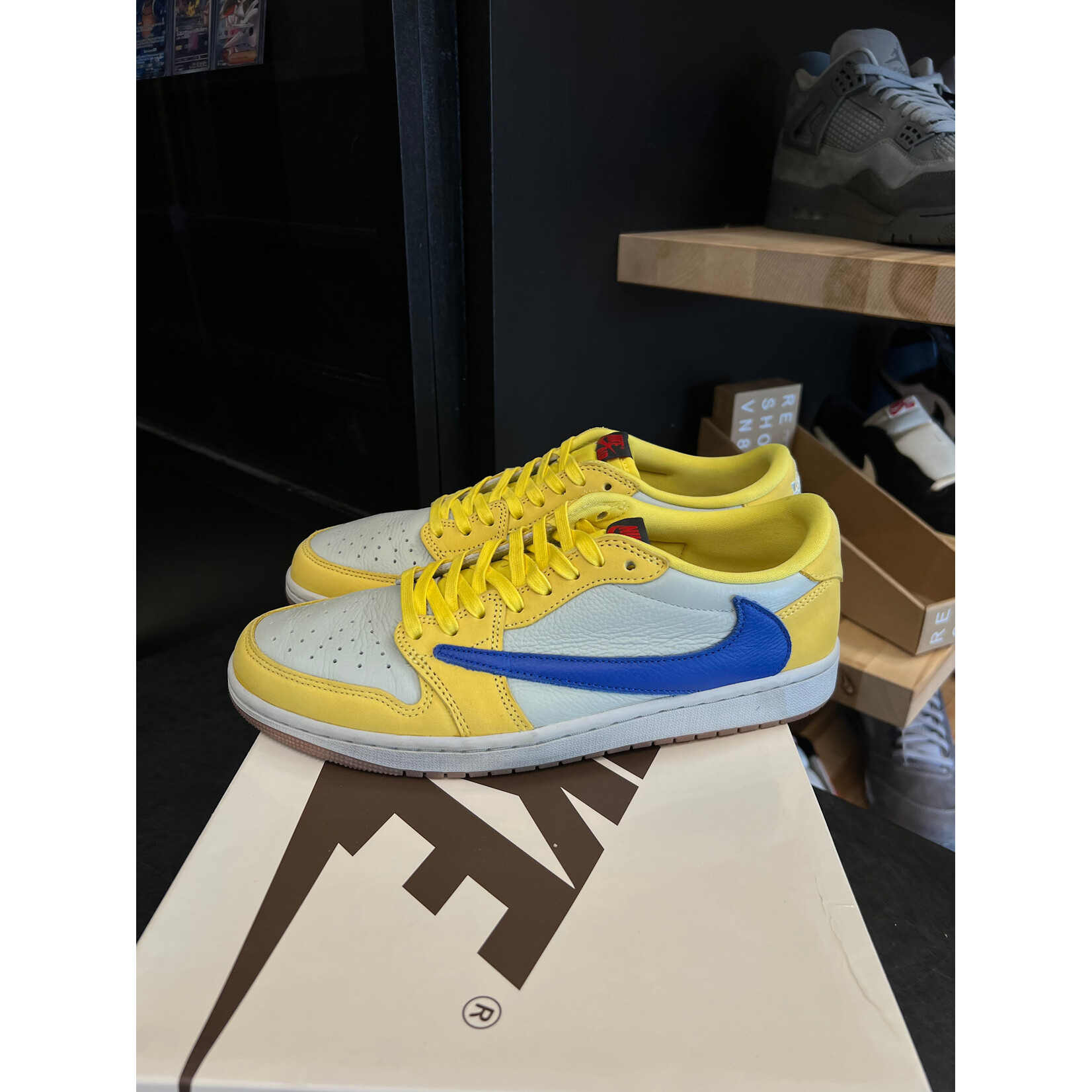 Jordan Jordan 1 Retro Low OG SP Travis Scott Canary (Women's) Size 11W, PREOWNED