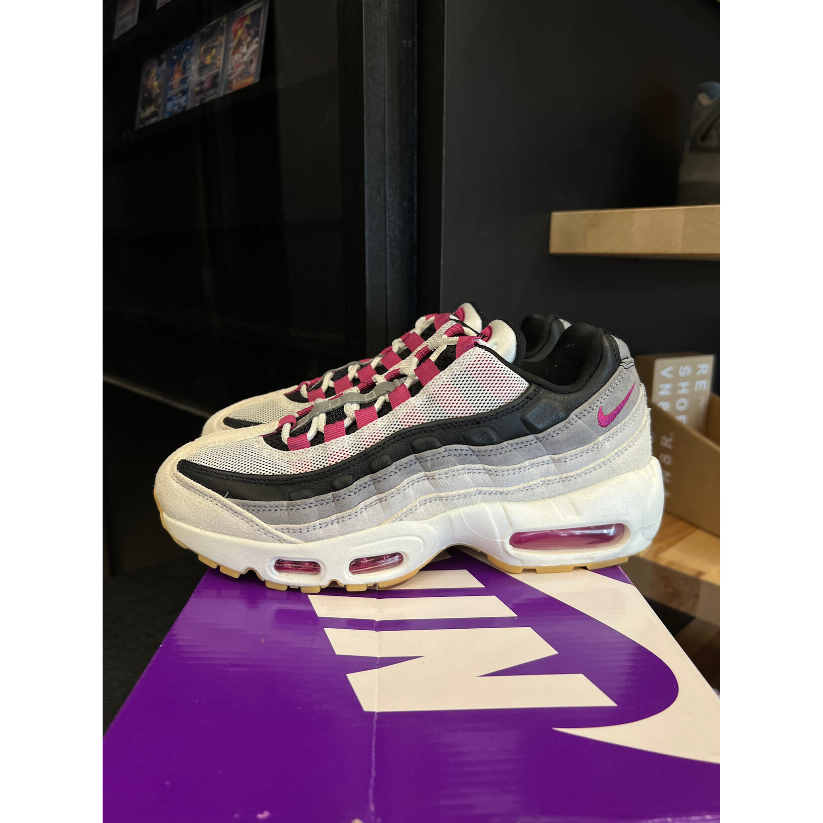 Nike Nike Air Max 95 SB Cactus Flower Size 6, PREOWNED