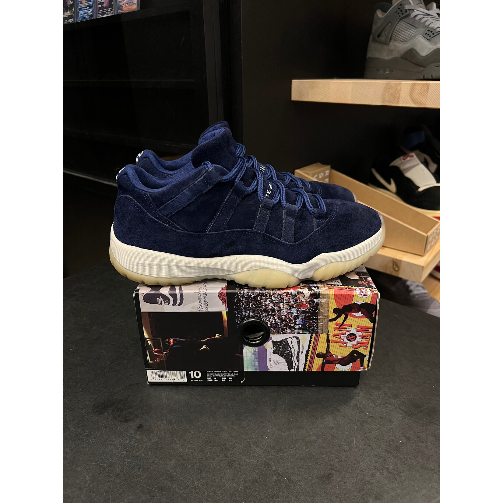 Jordan Jordan 11 Retro Low Derek Jeter RE2PECT Size 10, PREOWNED