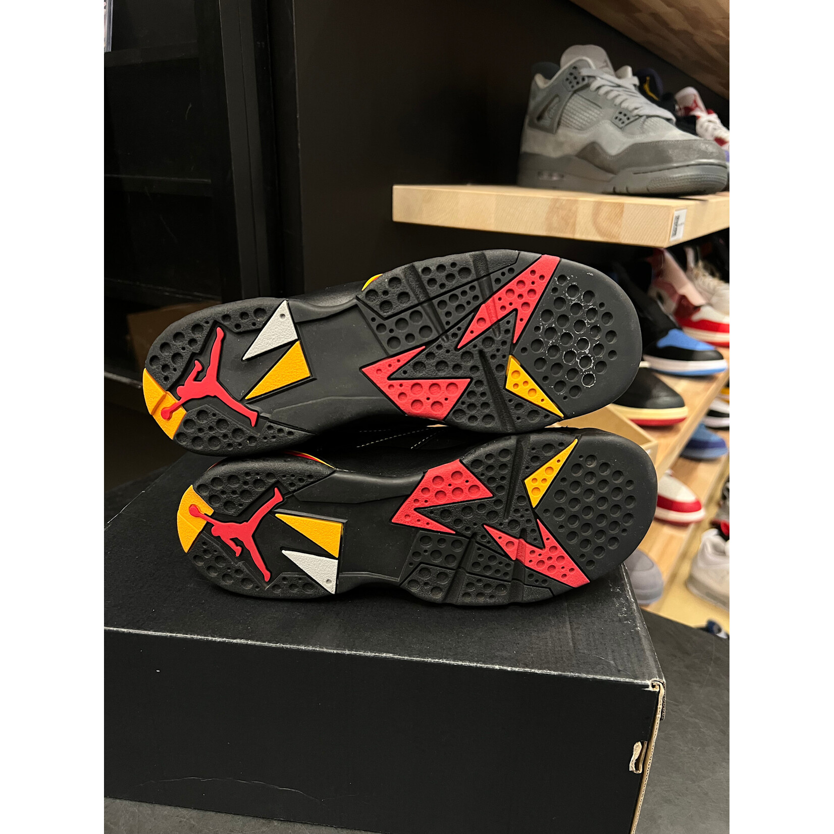 Jordan Jordan 7 Retro Citrus (2022) (GS) Size 5, PREOWNED