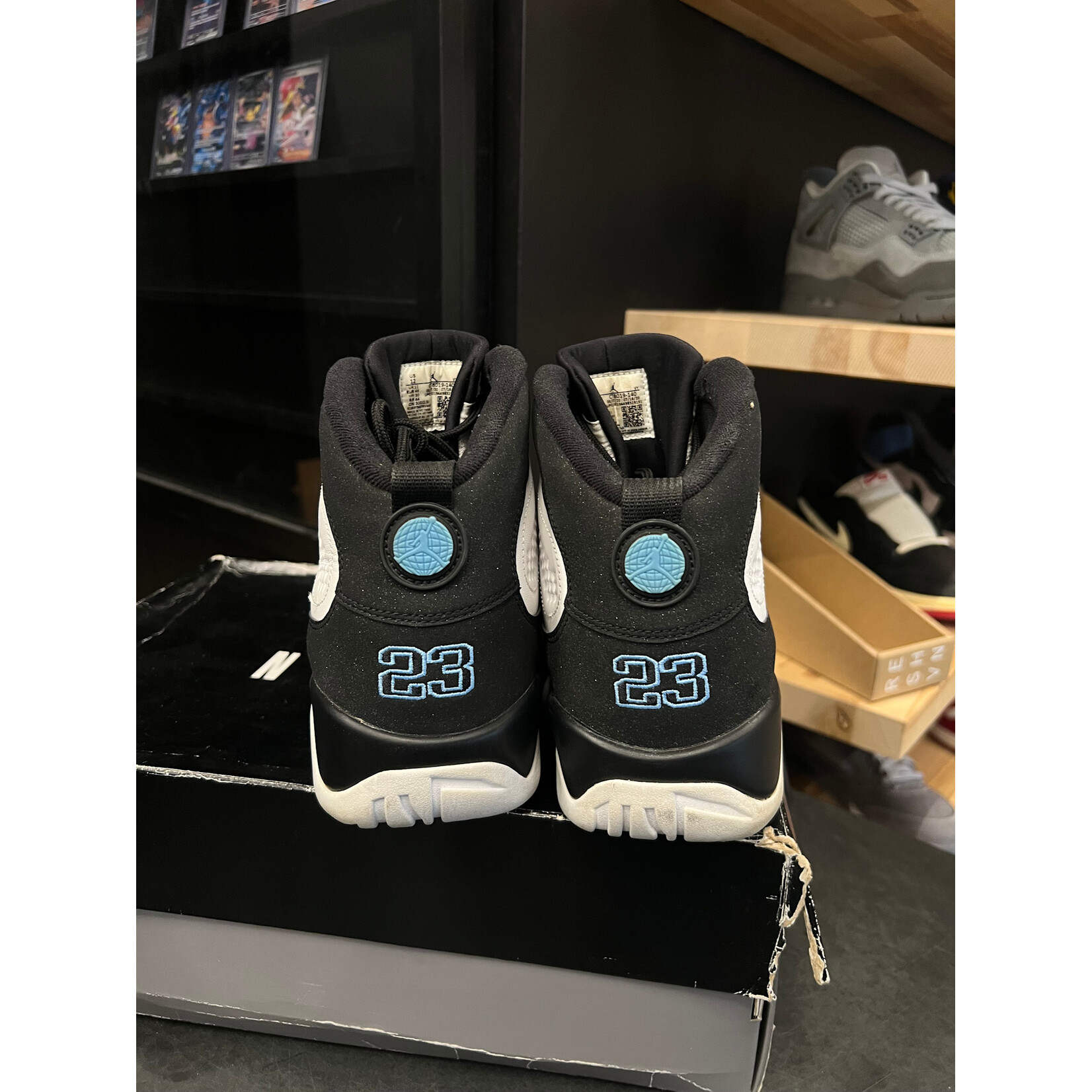 Jordan Jordan 9 Retro University Blue Size 12, PREOWNED