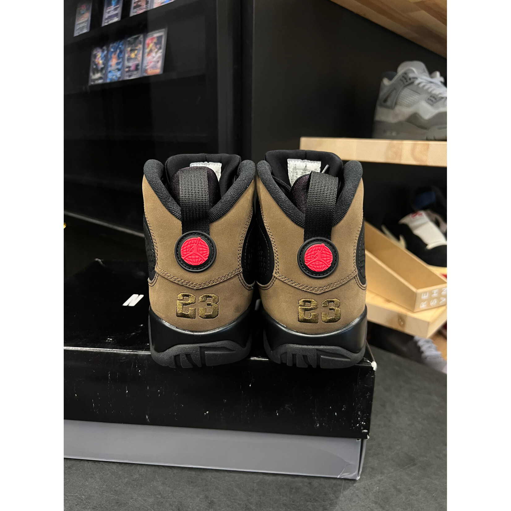 Jordan Jordan 9 Retro Olive (2024) Size 10, PREOWNED