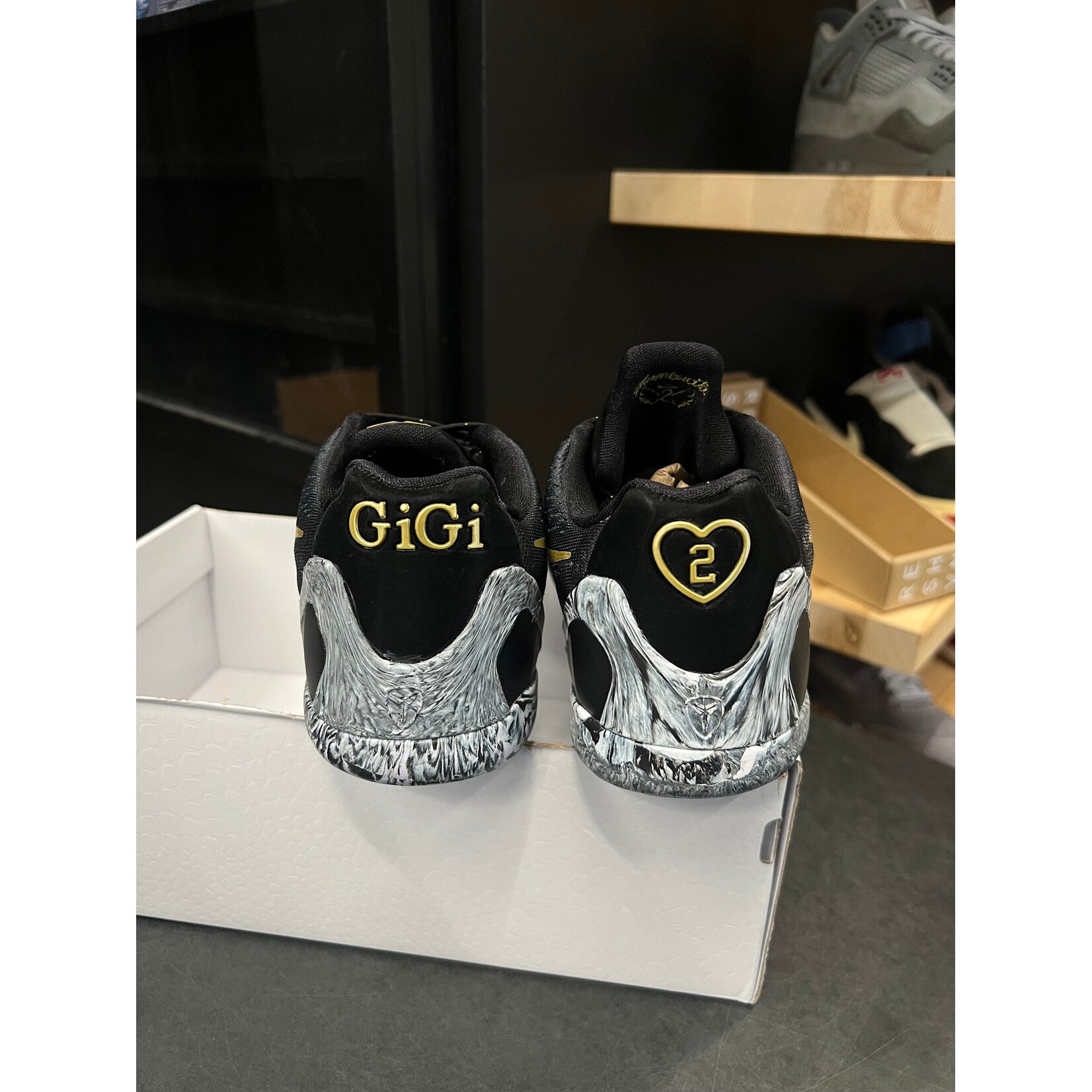 Nike Nike Kobe 9 EM Low Mambacita (GS) Size 6, PREOWNED PADS