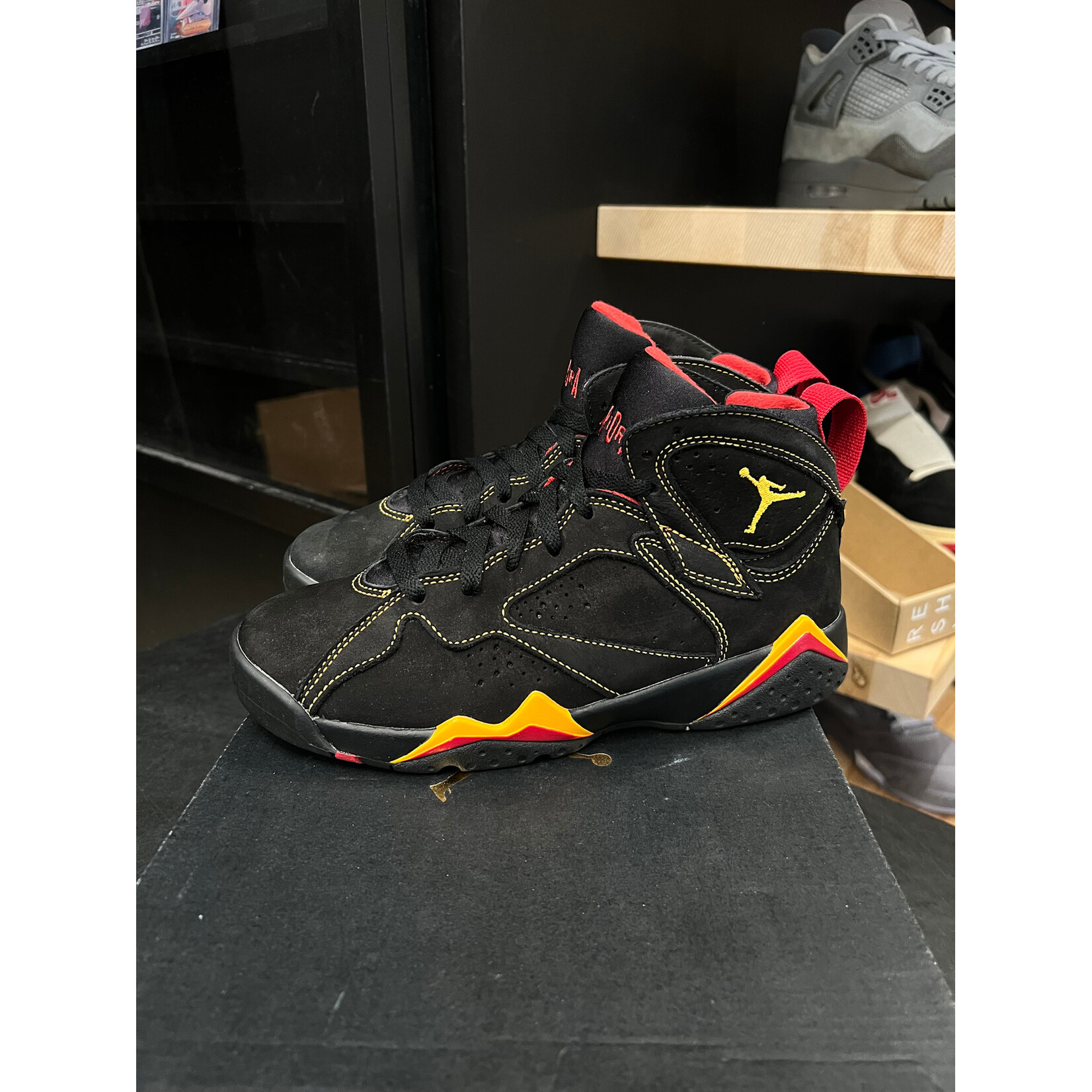 Jordan Jordan 7 Retro Citrus (2022) (GS) Size 5, PREOWNED