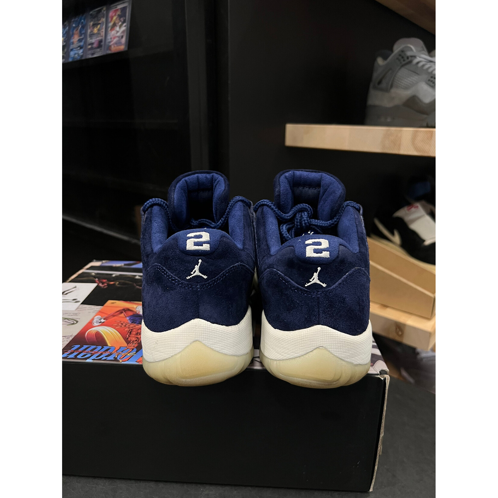 Jordan Jordan 11 Retro Low Derek Jeter RE2PECT Size 10, PREOWNED
