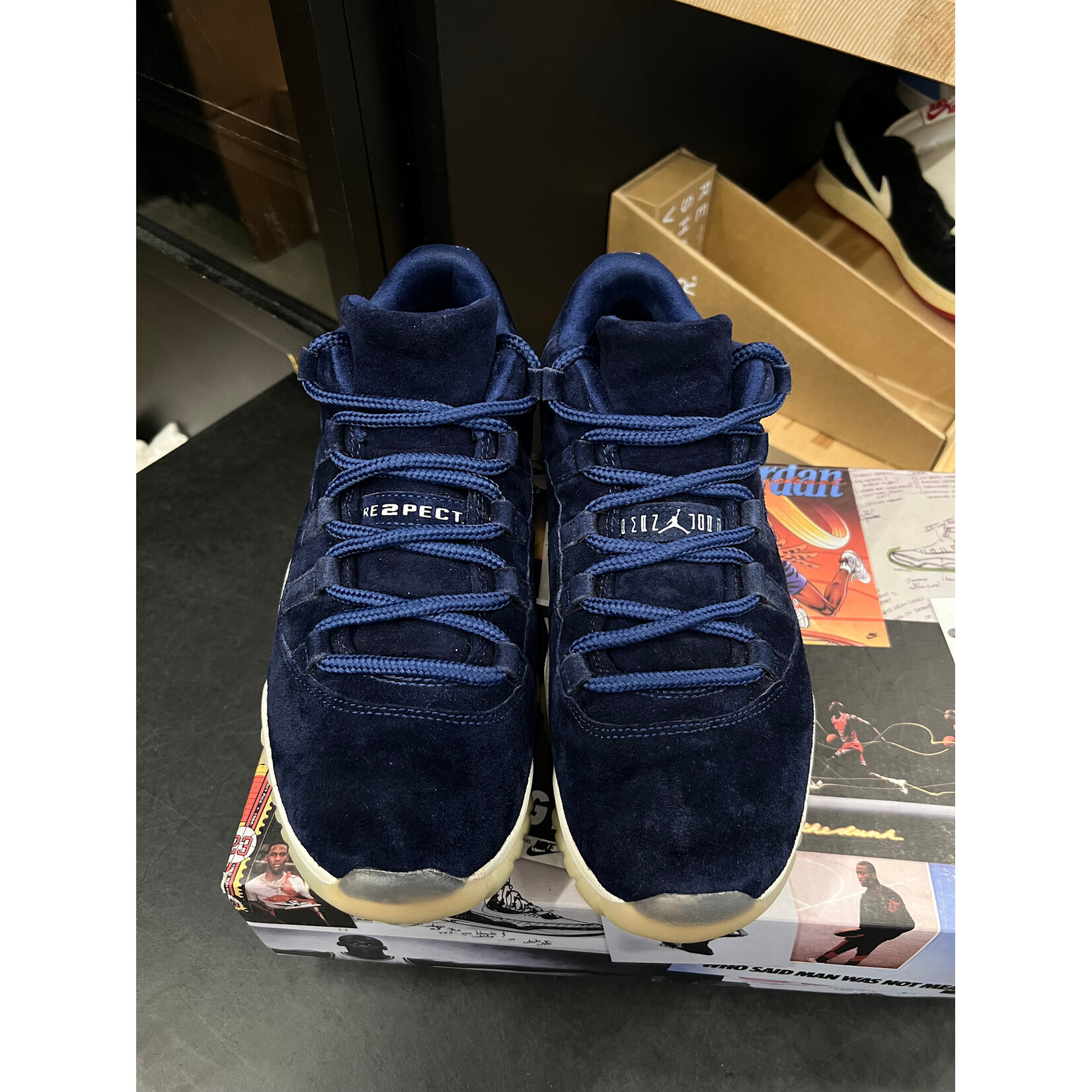 Jordan Jordan 11 Retro Low Derek Jeter RE2PECT Size 10, PREOWNED