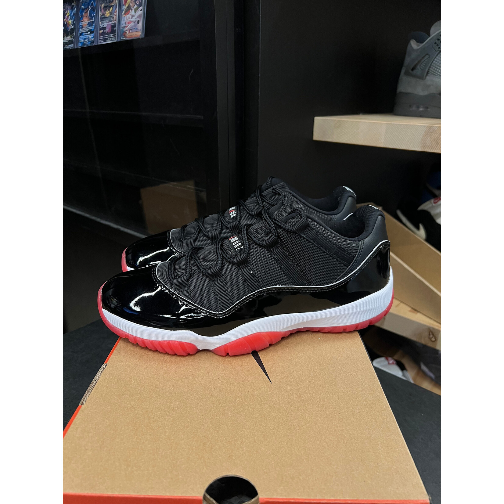 Jordan Jordan 11 Retro Low Bred (2025) Size 10, PREOWNED
