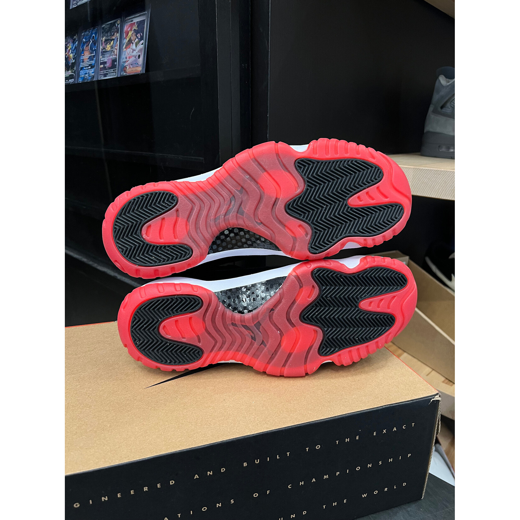 Jordan Jordan 11 Retro Low Bred (2025) Size 10, PREOWNED