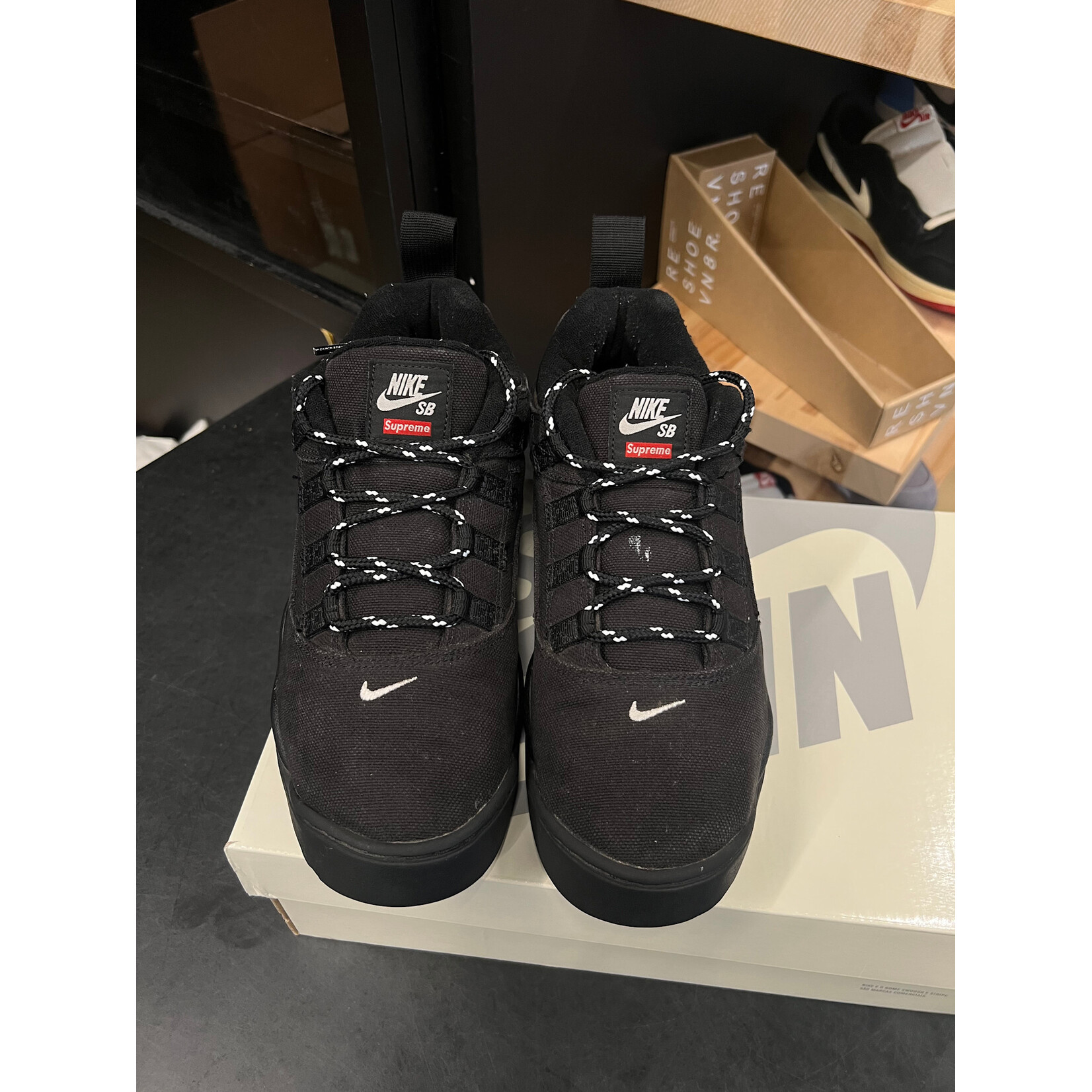 Nike Nike SB Darwin Low Supreme Black Size 9, PREOWNED