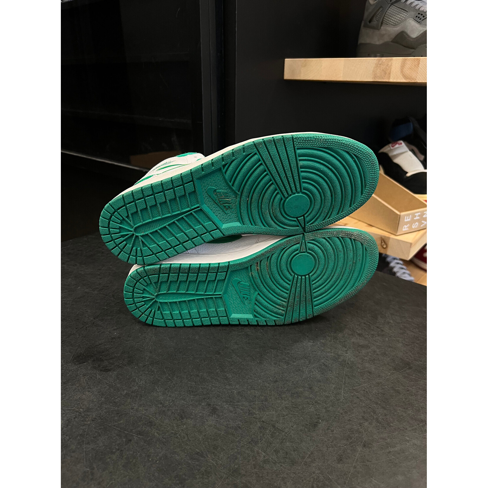 Jordan Jordan 1 Retro Do the Right Thing Green Size 9.5, PREOWNED