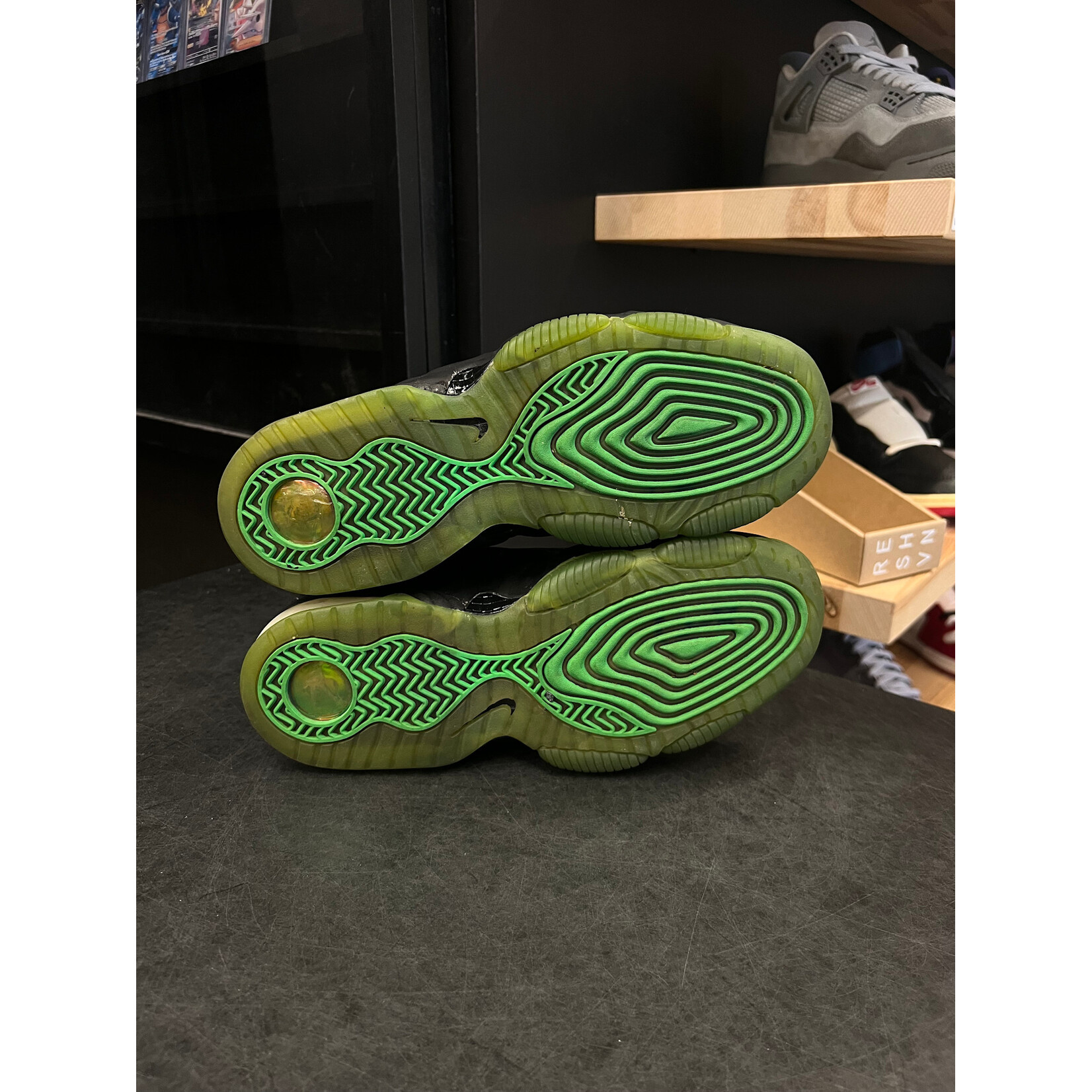 Nike Nike Air 1/2 Cent Black Green Spark Size 9, PREOWNED