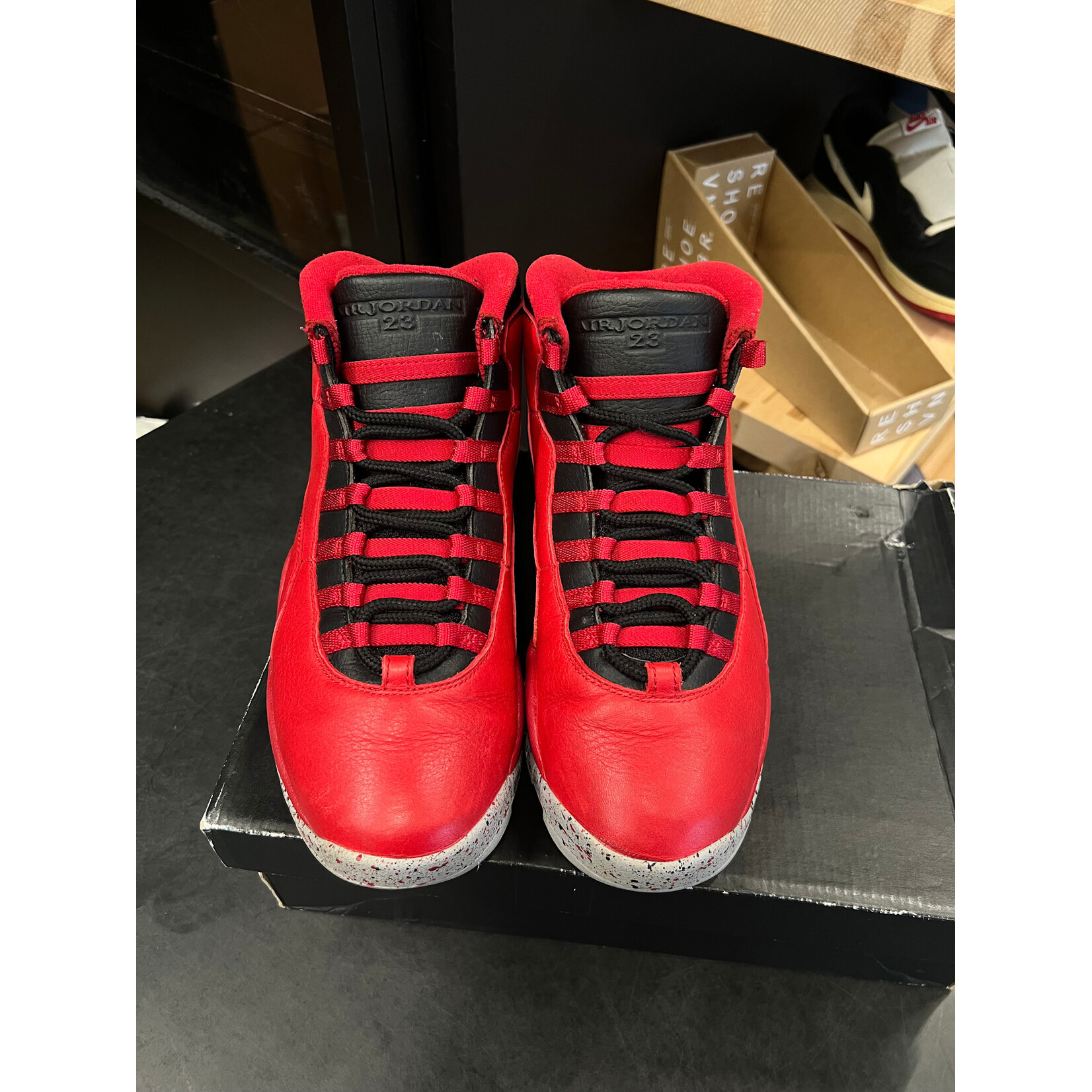 Jordan Jordan 10 Retro Bulls Over Broadway Size 9, PREOWNED