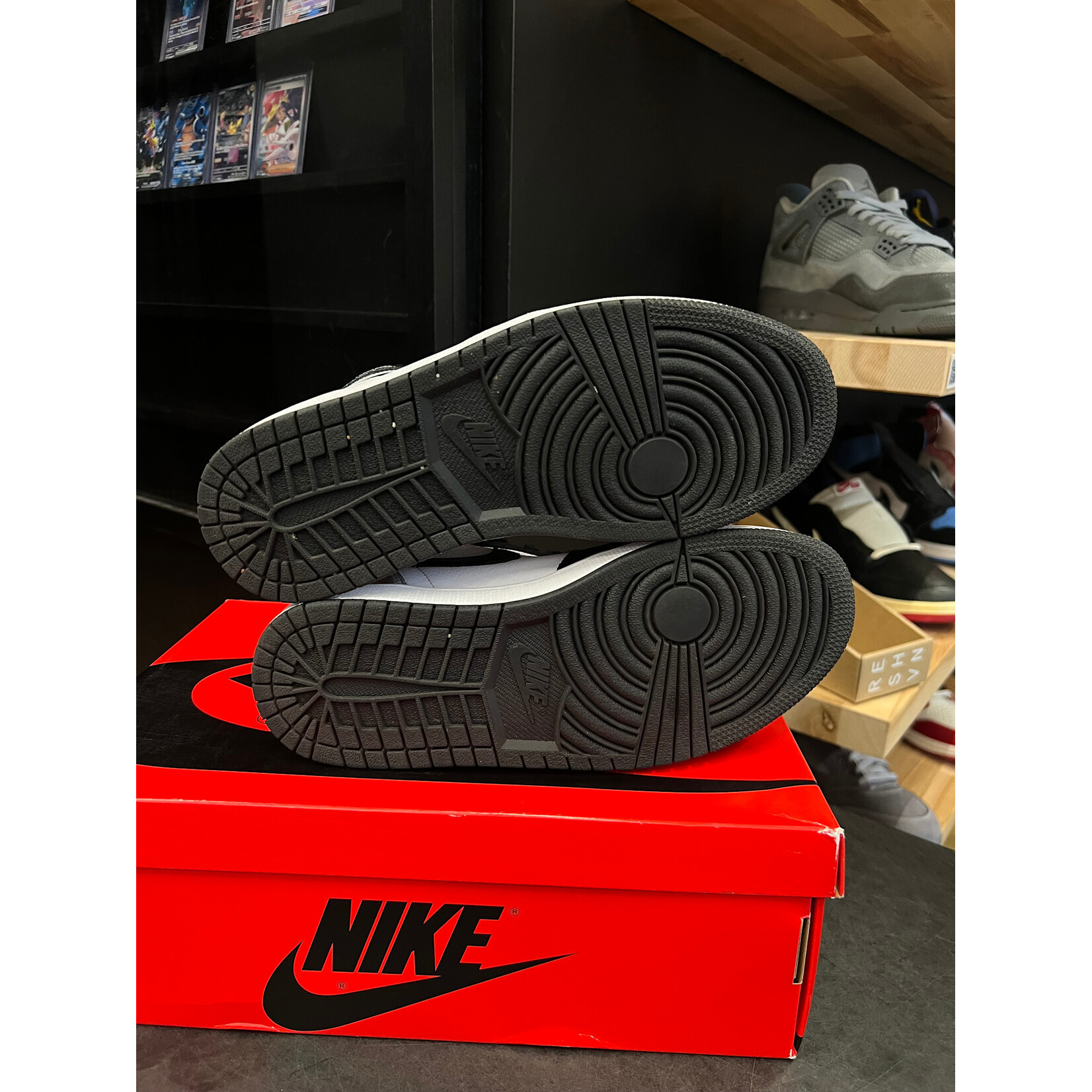 Jordan Jordan 1 Retro High Silver Toe (Women's) Size 10W, PREOWNED