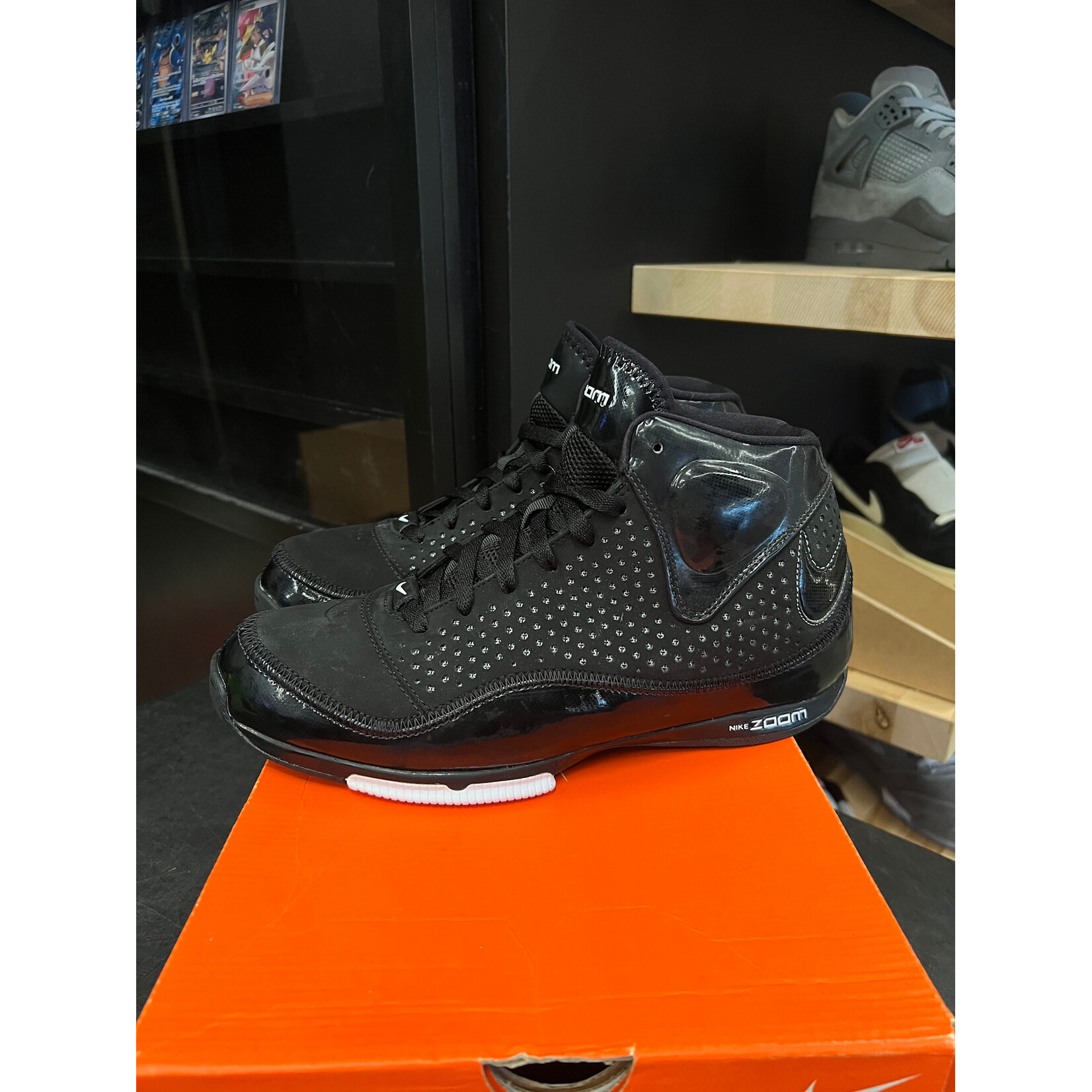 Nike Nike Zoom BB II Black/White (317993-001)  Size 9, DS BRAND NEW