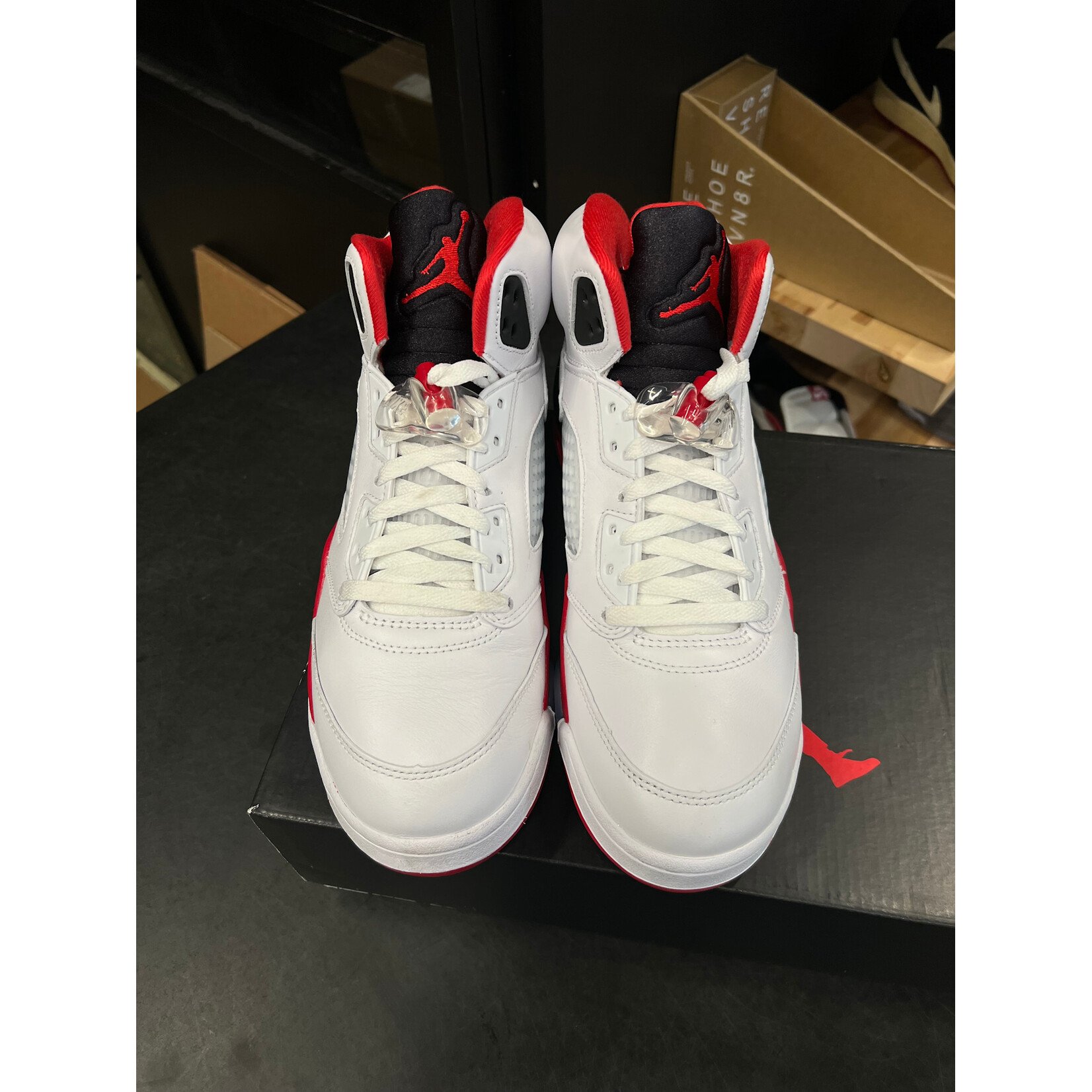Jordan Jordan 5 Retro Fire Red Black Tongue (2025) Size 9, PREOWNED
