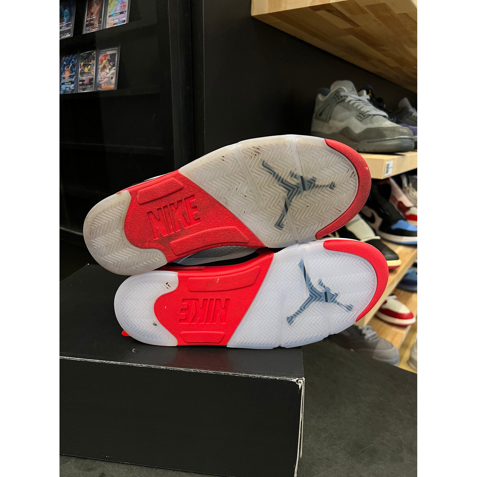 Jordan Jordan 5 Retro Fire Red Black Tongue (2025) Size 9, PREOWNED