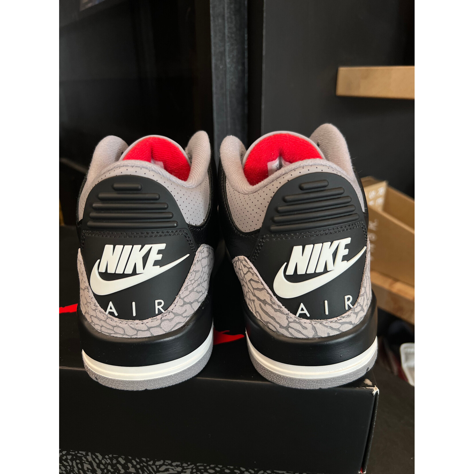 Jordan Jordan 3 Retro OG Black Cement (2024) Size 9, PREOWNED