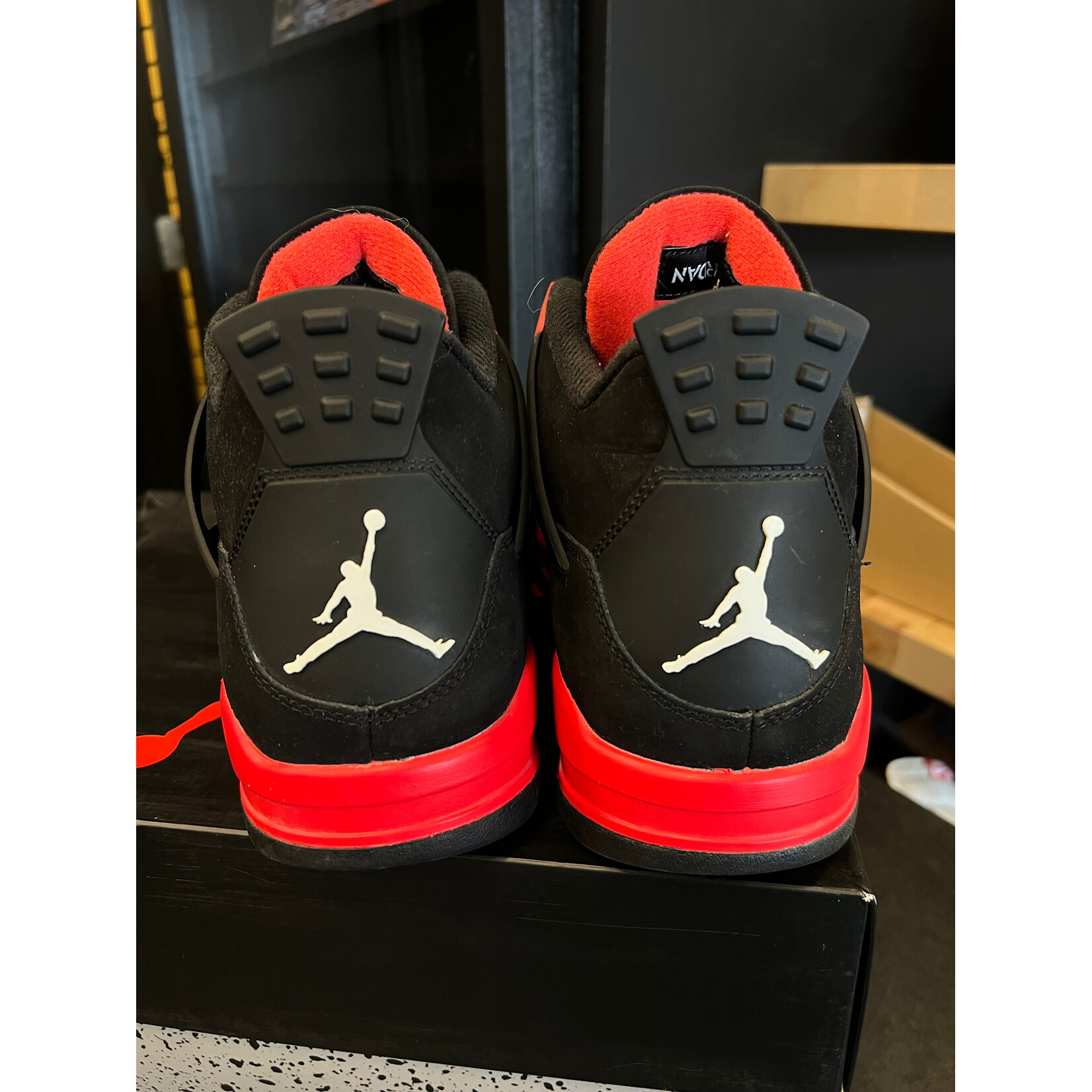 Jordan Jordan 4 Retro Red Thunder Size 12, PREOWNED