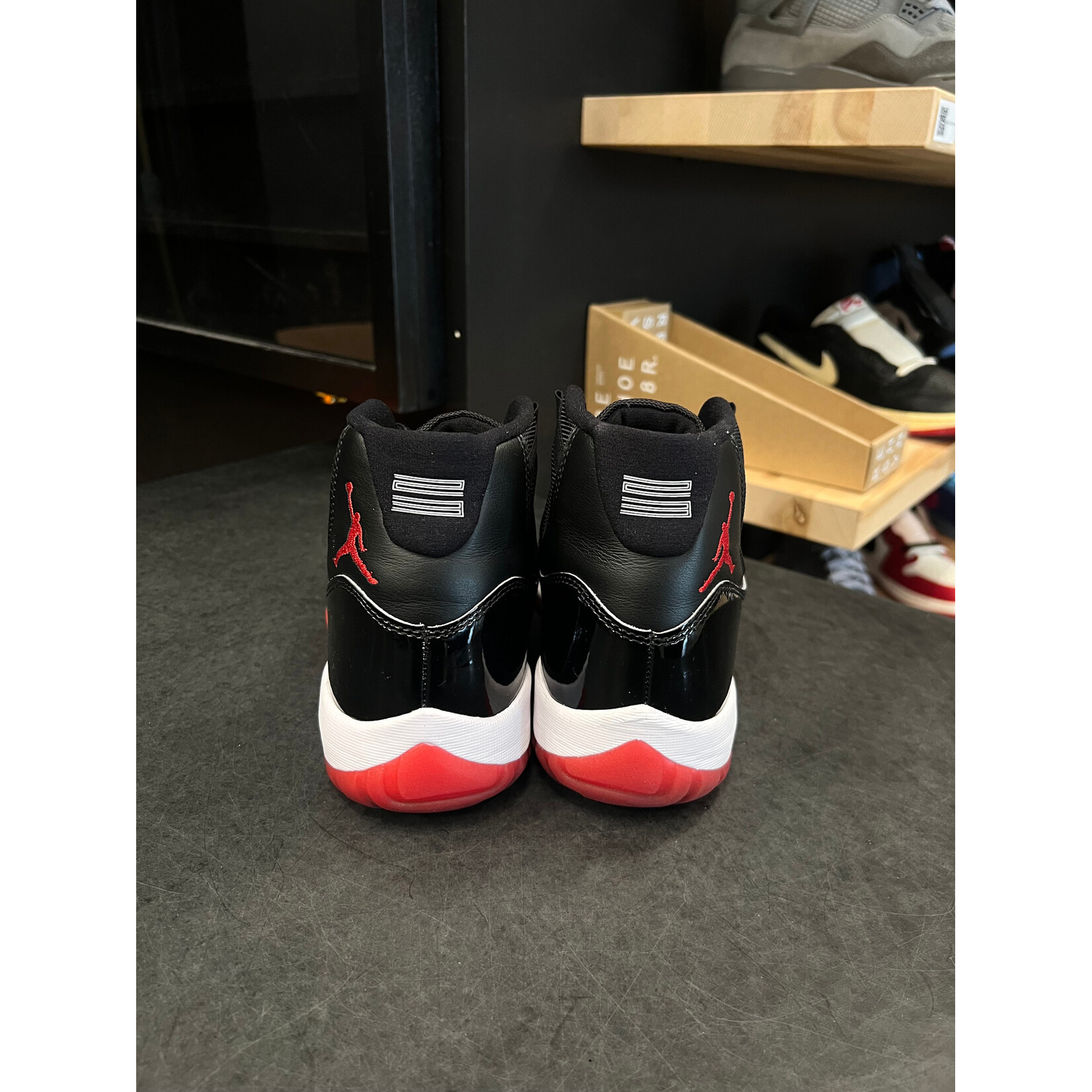 Jordan Jordan 11 Retro Playoffs Bred (2019) Size 10, PREOWNED