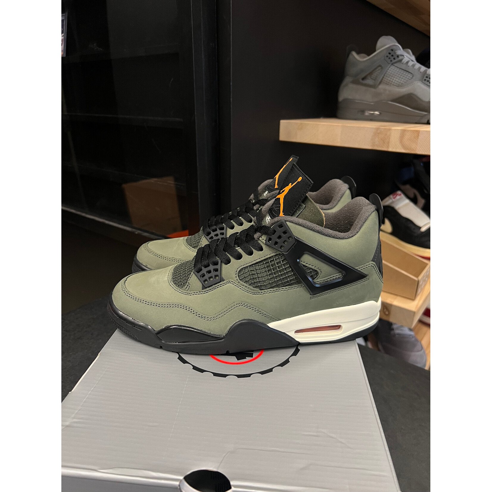 Jordan Jordan 4 Retro OG SP Undefeated (2025) Size 8, PREOWNED