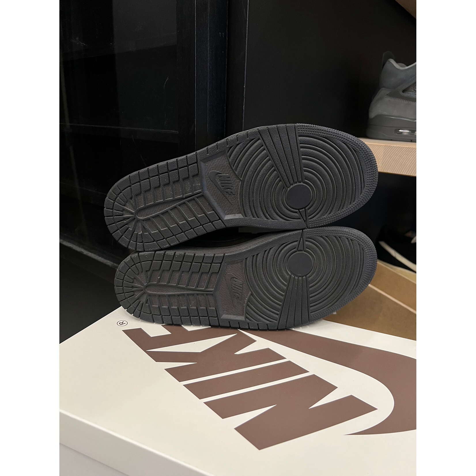 Jordan Jordan 1 Retro Low OG SP Travis Scott Velvet Brown Size 8, PREOWNED