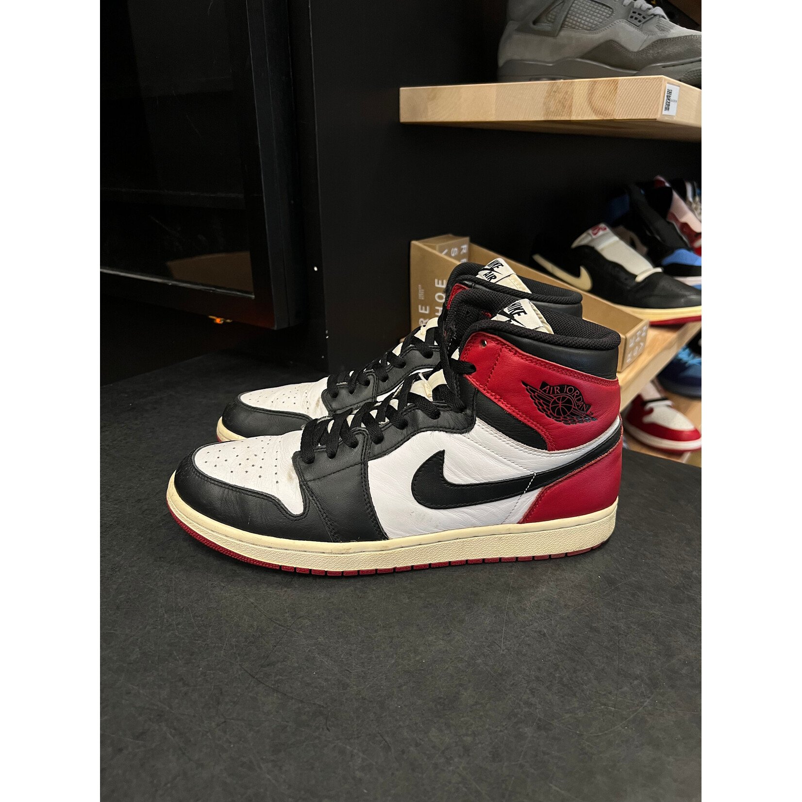 Jordan Jordan 1 Retro Black Toe (2013) Size 11, PREOWNED