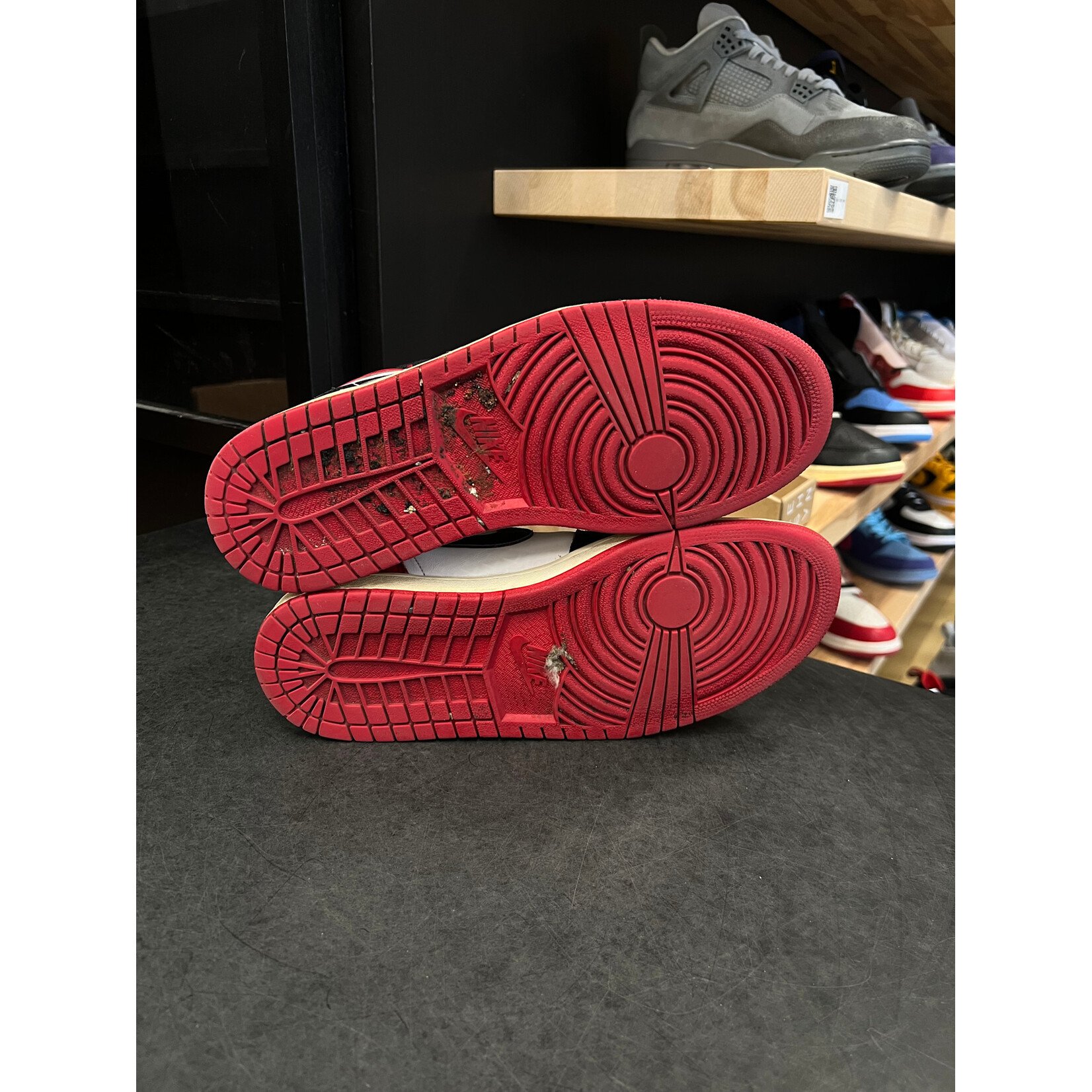 Jordan Jordan 1 Retro Black Toe (2013) Size 11, PREOWNED