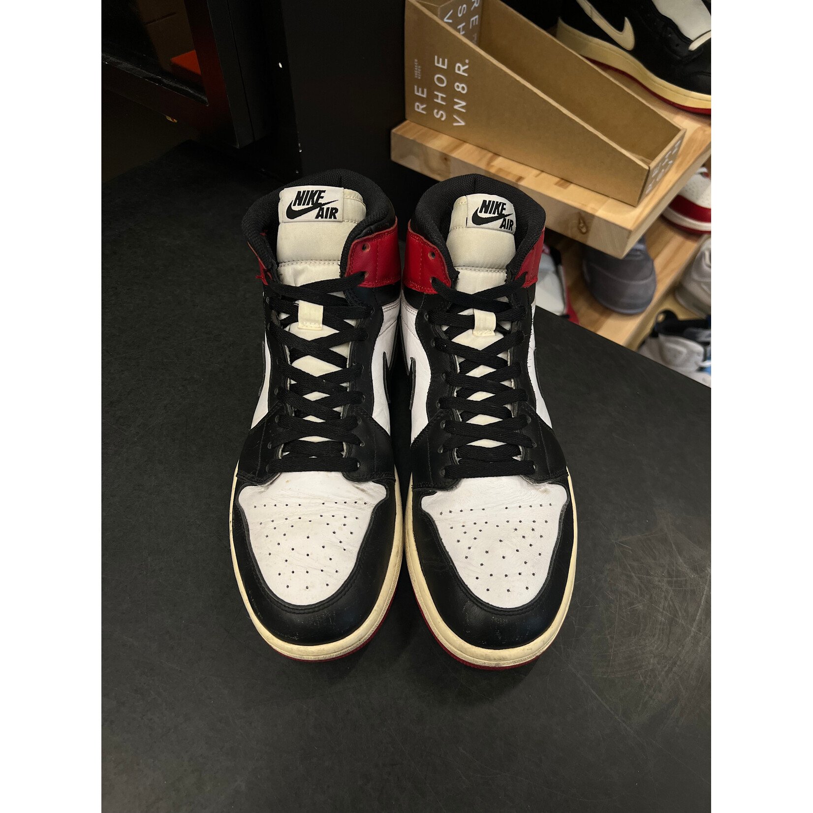 Jordan Jordan 1 Retro Black Toe (2013) Size 11, PREOWNED