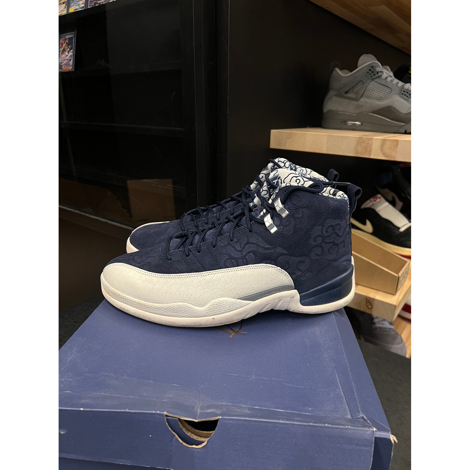 Jordan Jordan 12 Retro International Flight Size 11, PREOWNED