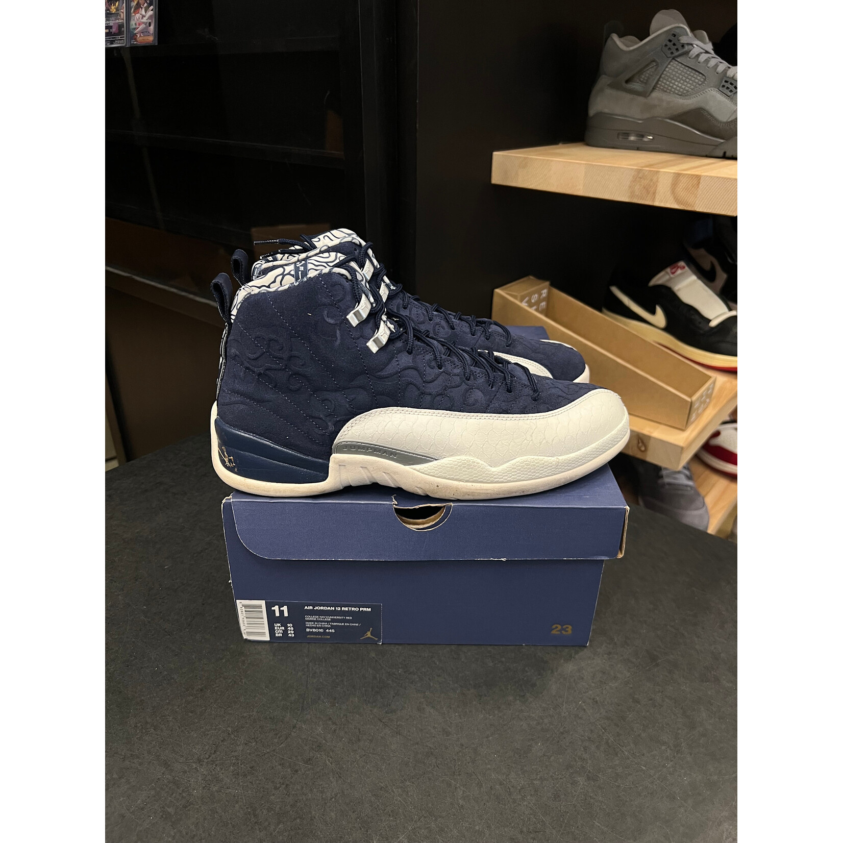 Jordan Jordan 12 Retro International Flight Size 11, PREOWNED