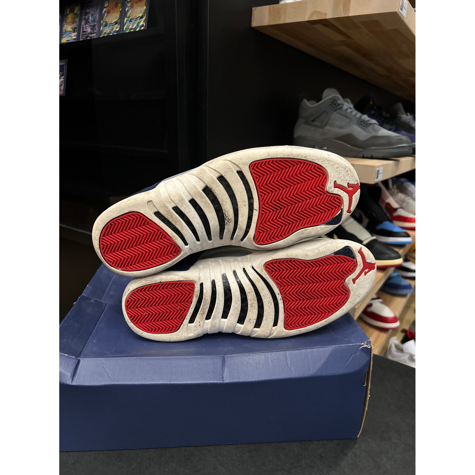 Jordan Jordan 12 Retro International Flight Size 11, PREOWNED