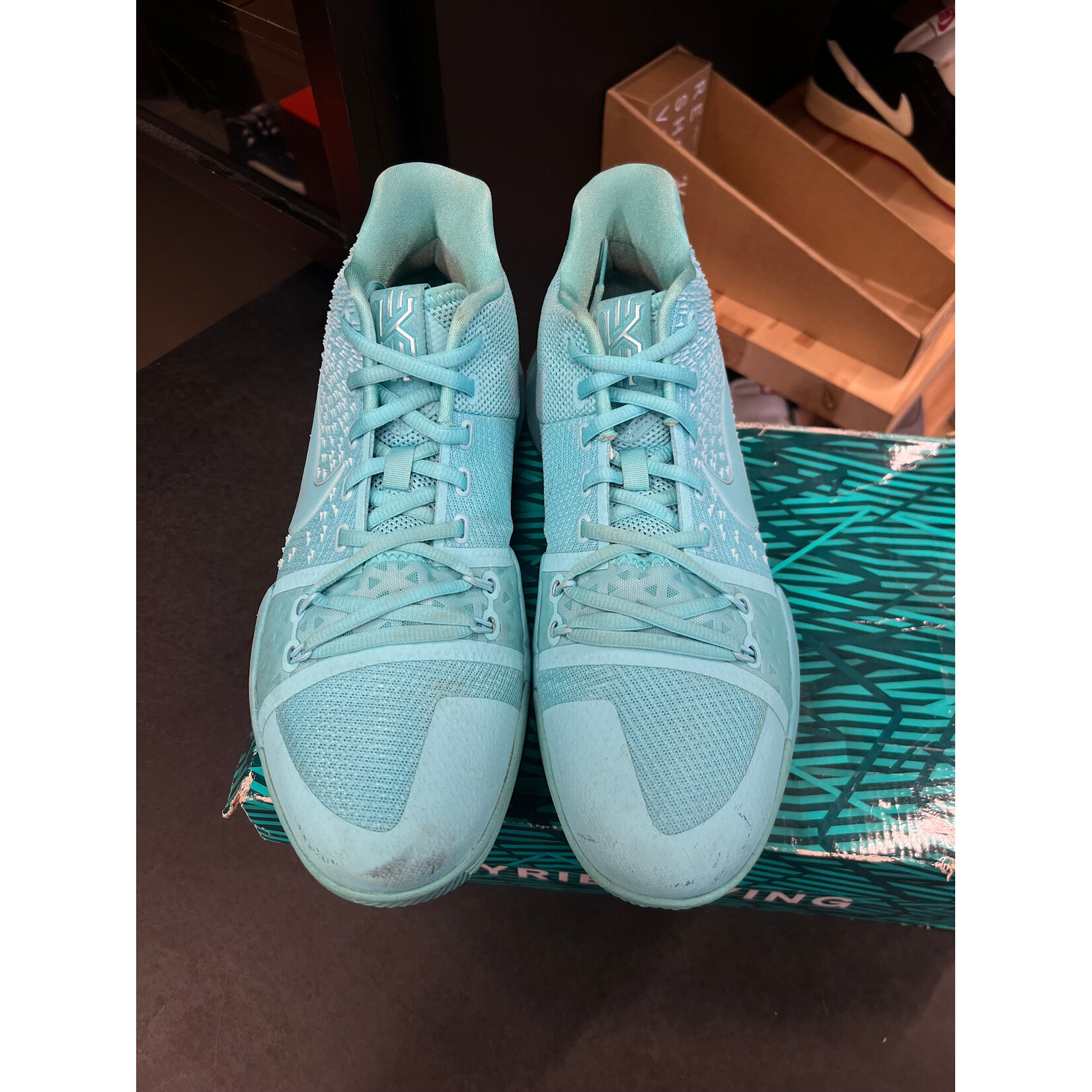 Nike Nike Kyrie 3 Aqua Size 11, PREOWNED