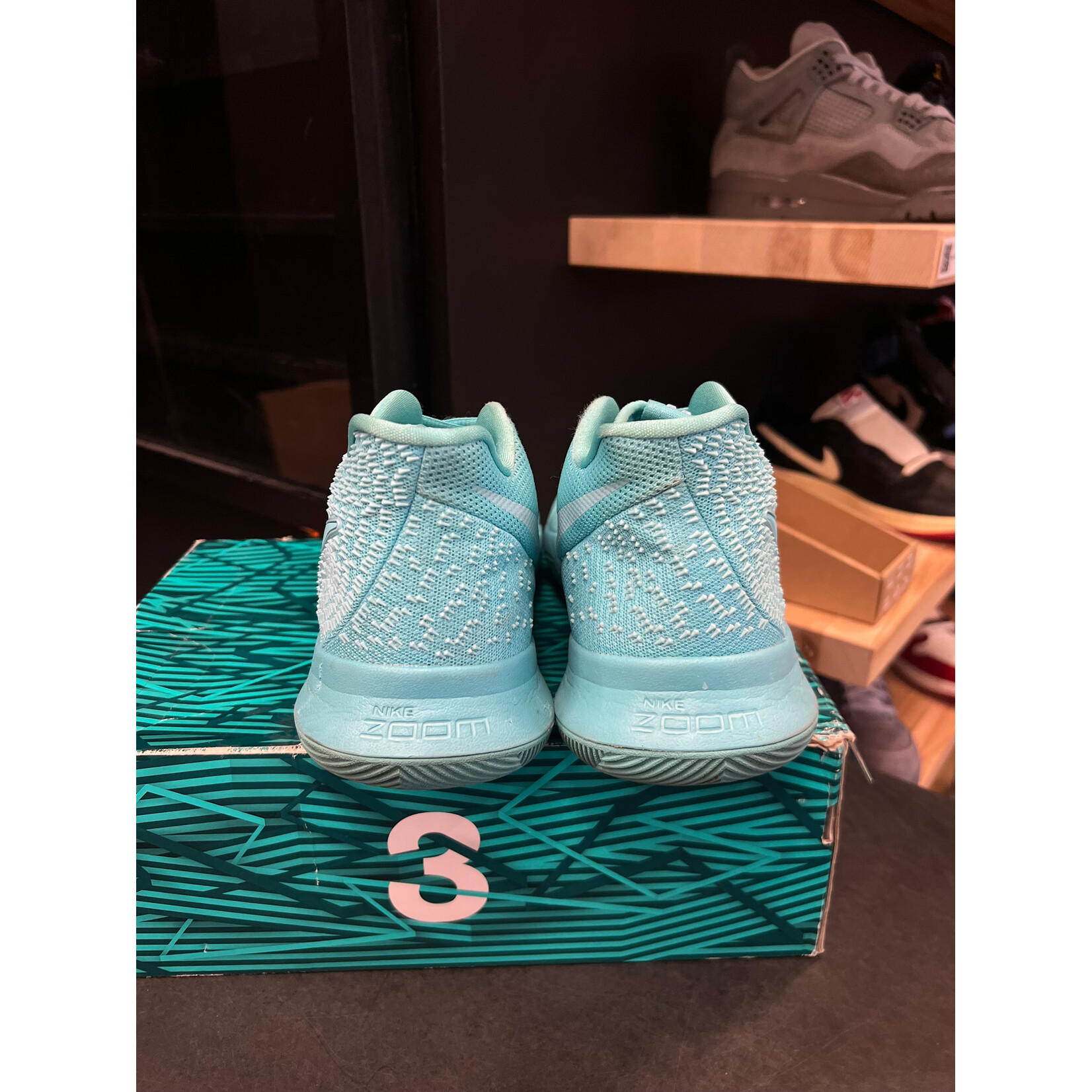 Nike Nike Kyrie 3 Aqua Size 11, PREOWNED