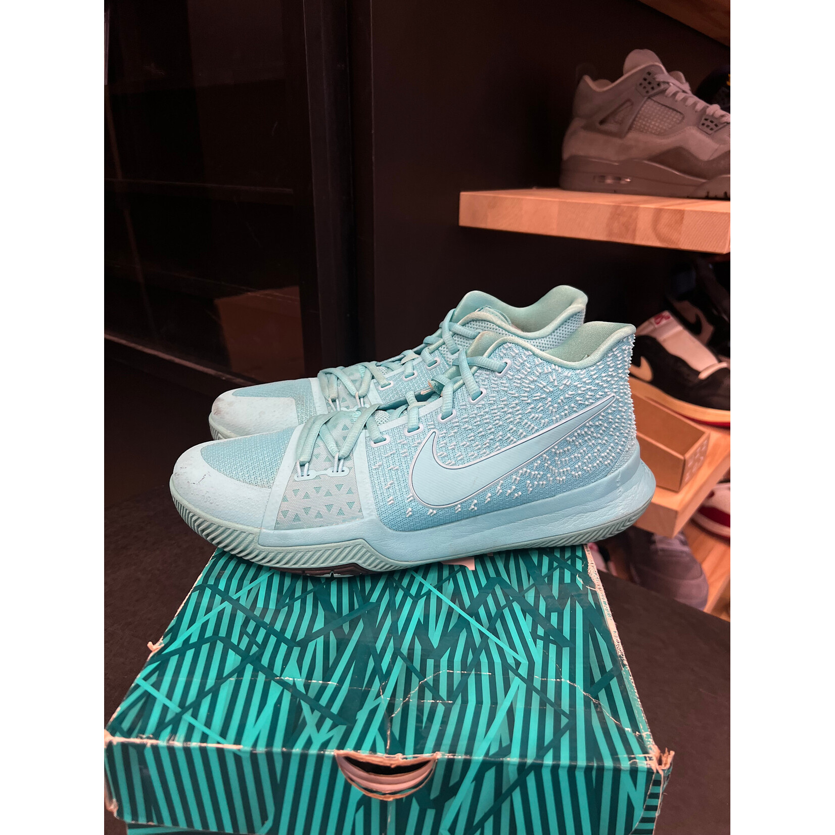 Nike Nike Kyrie 3 Aqua Size 11, PREOWNED
