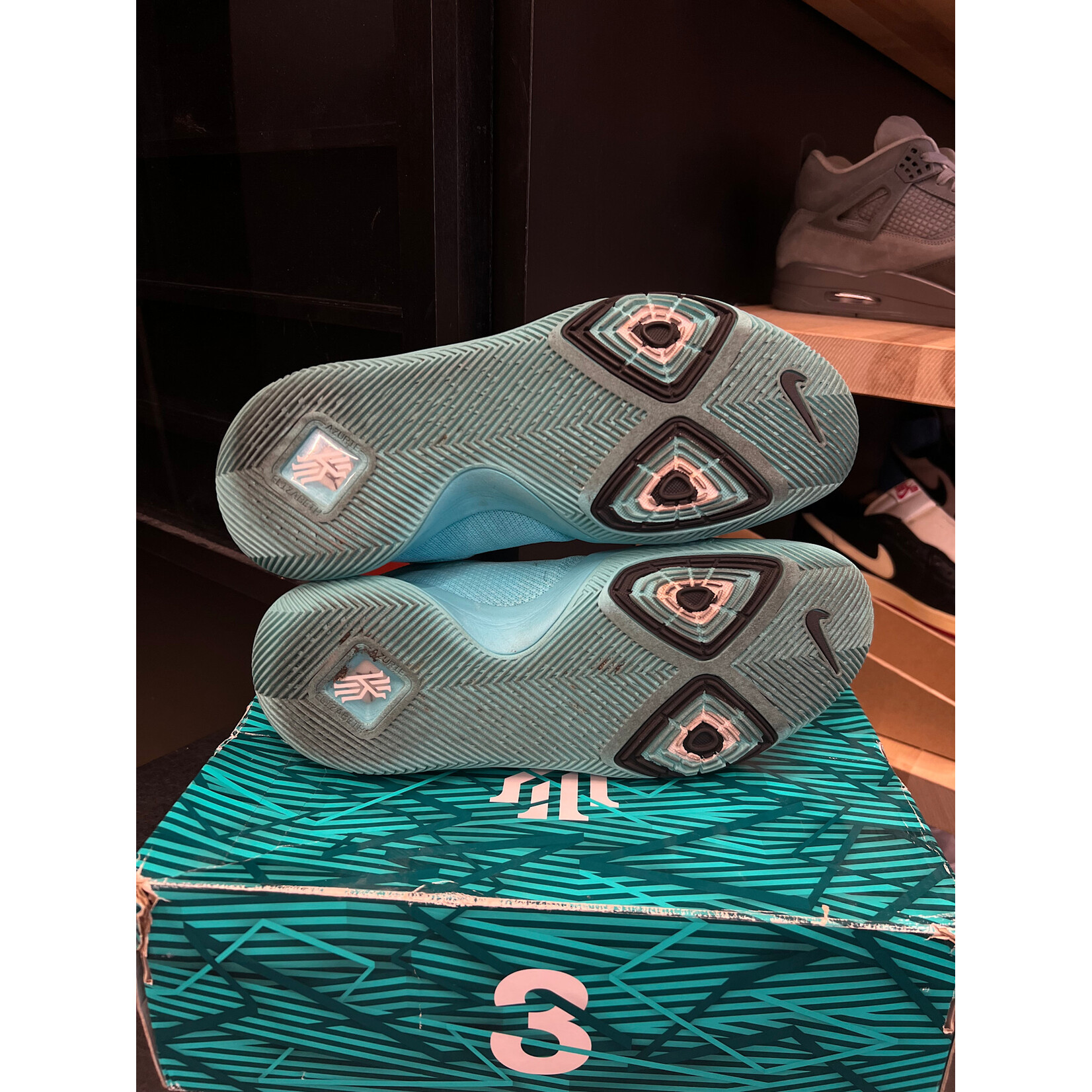 Nike Nike Kyrie 3 Aqua Size 11, PREOWNED