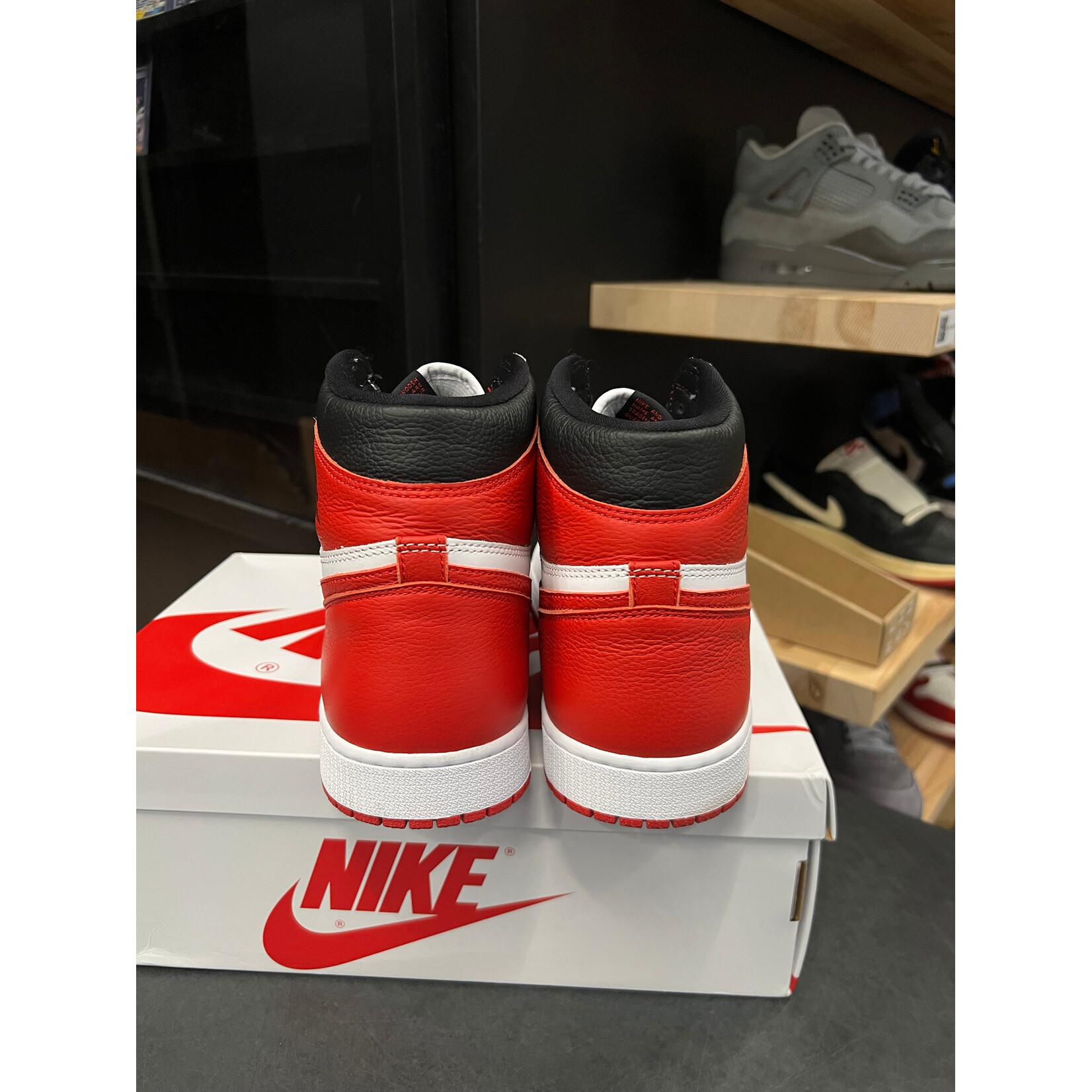 Jordan Jordan 1 Retro High OG Heritage Size 13, PREOWNED