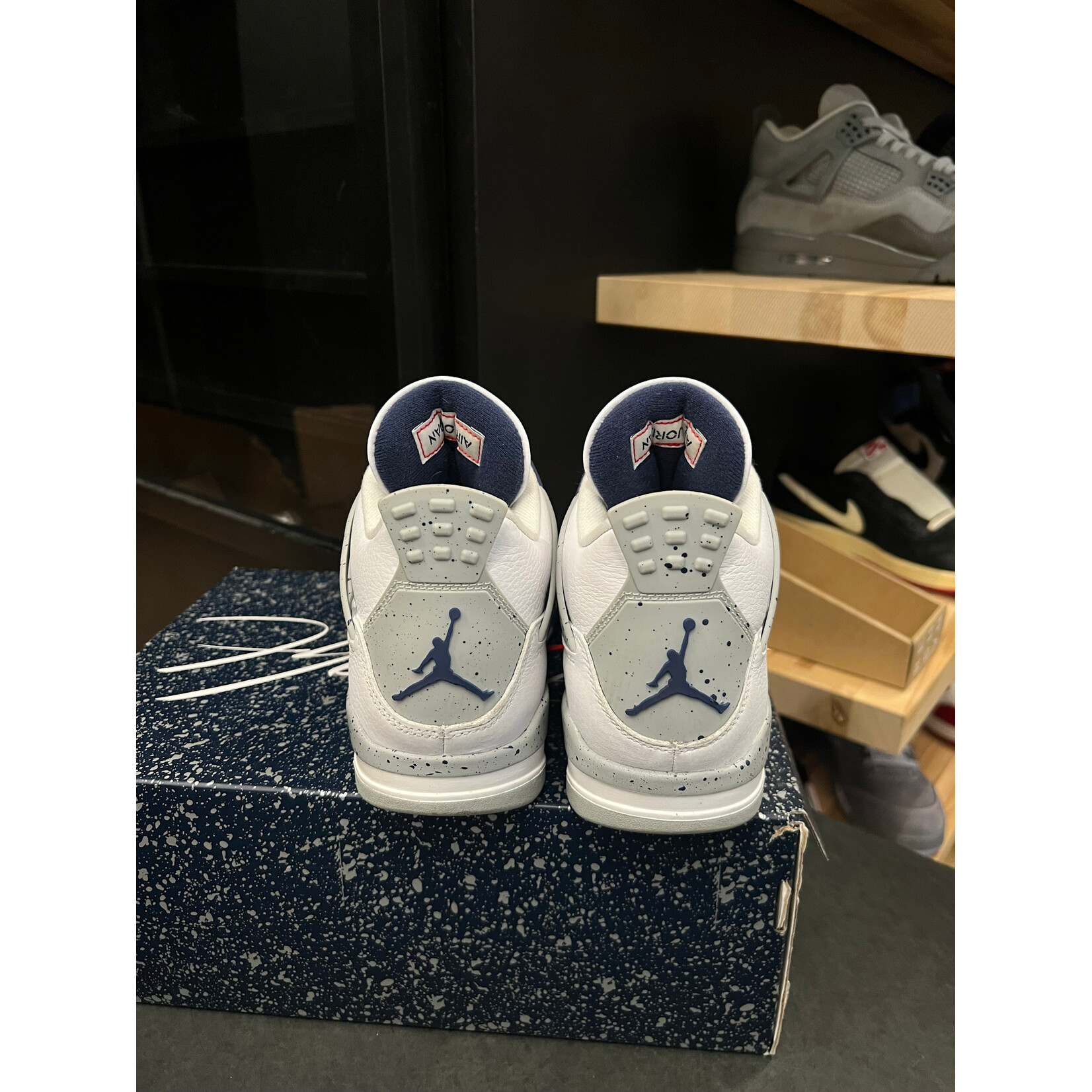 Jordan Jordan 4 Retro Midnight Navy Size 8, PREOWNED