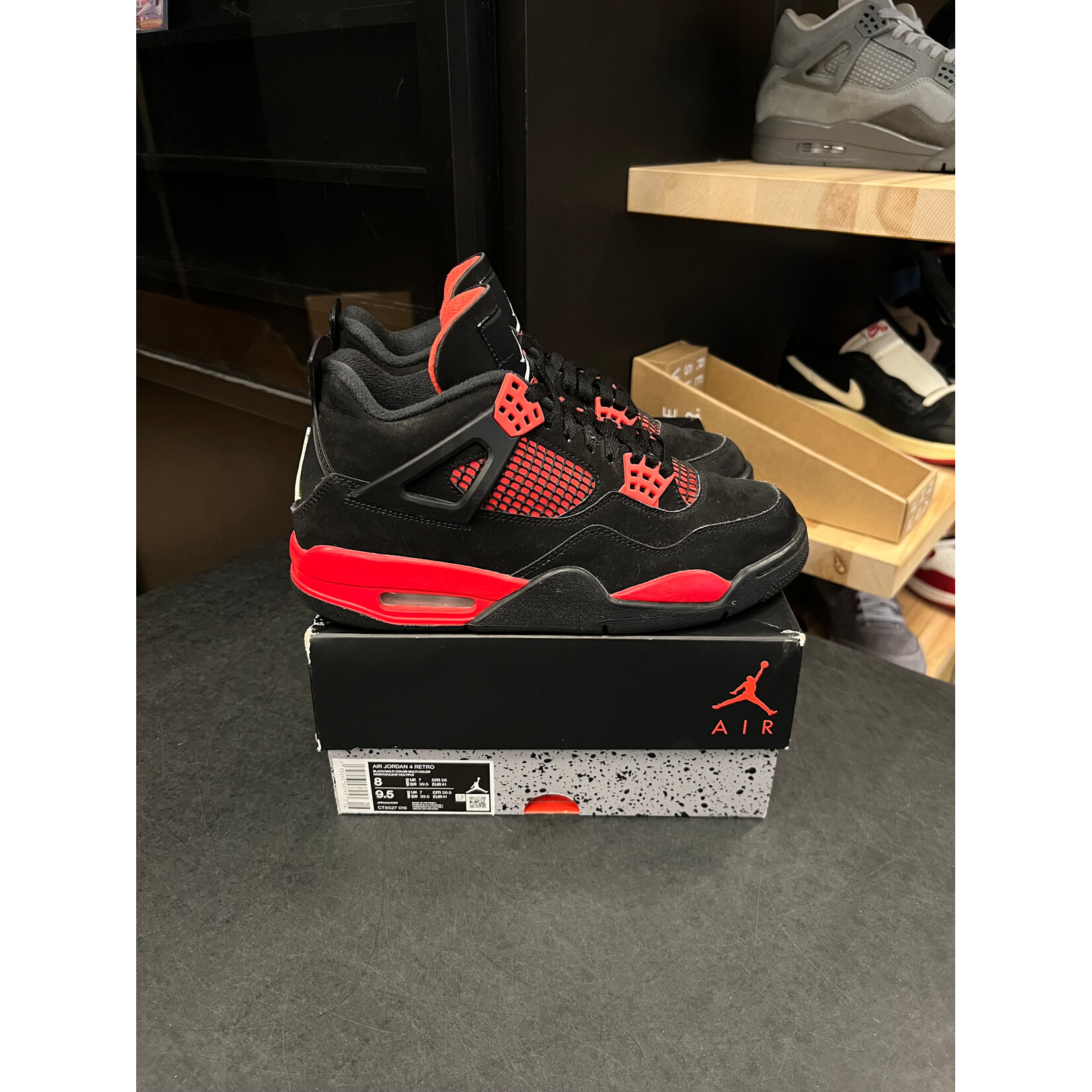 Jordan Jordan 4 Retro Red Thunder Size 8, PREOWNED