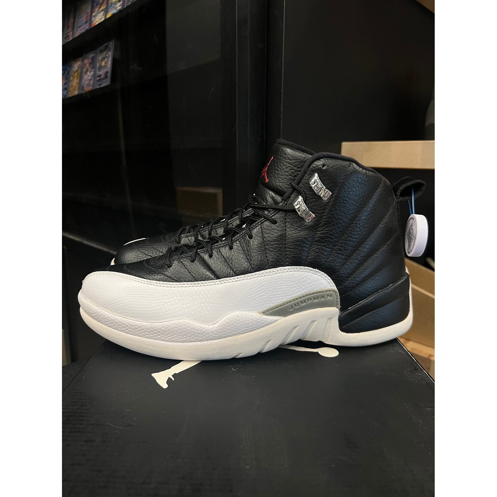 Jordan Jordan 12 Retro Playoffs (2012) Size 9.5, PREOWNED