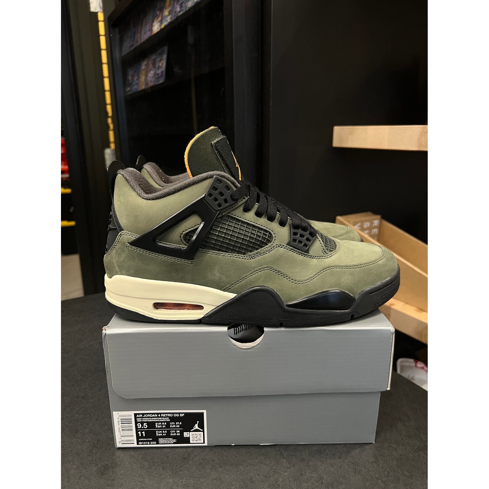 Jordan Jordan 4 Retro OG SP Undefeated (2025) Size 9.5, PREOWNED