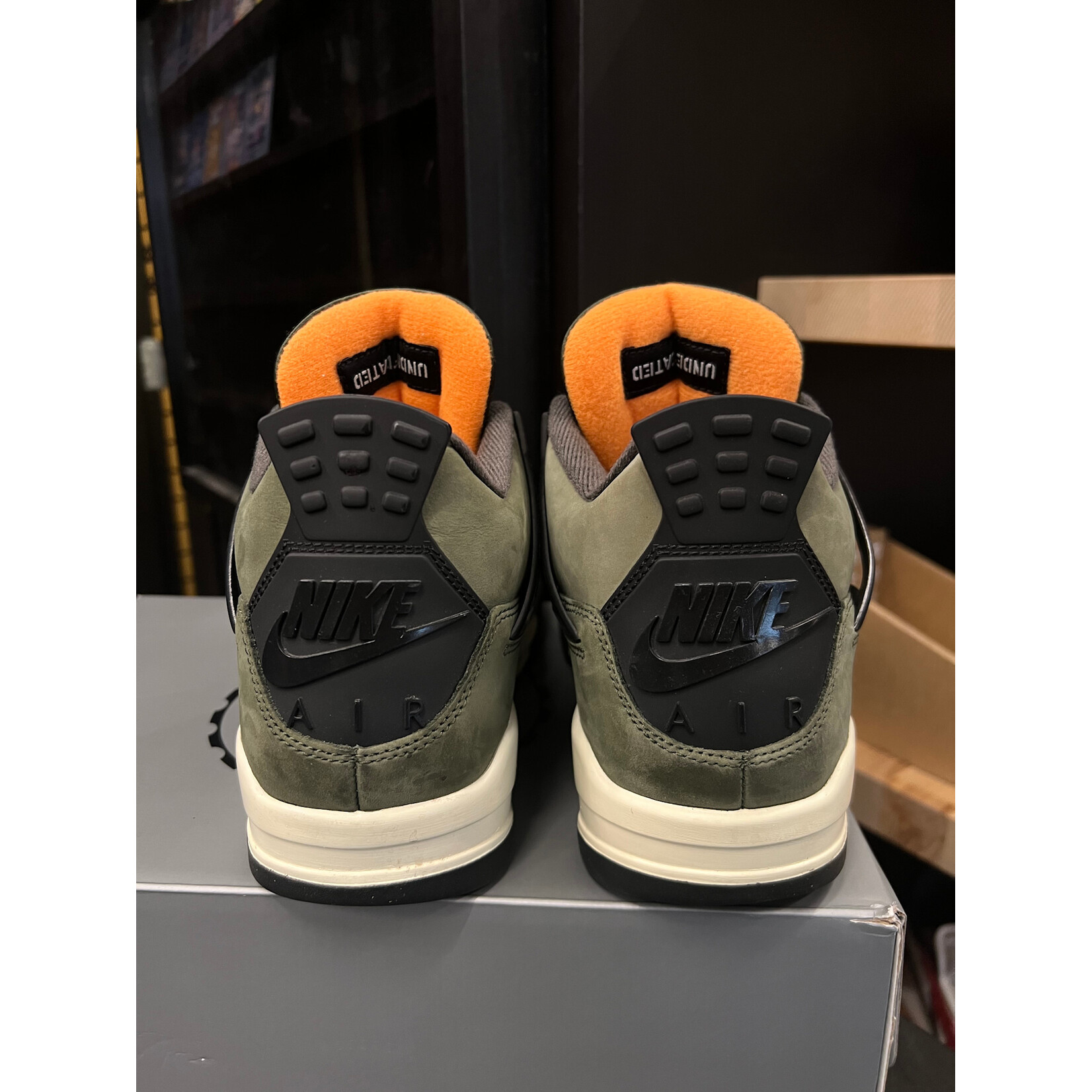 Jordan Jordan 4 Retro OG SP Undefeated (2025) Size 9.5, PREOWNED