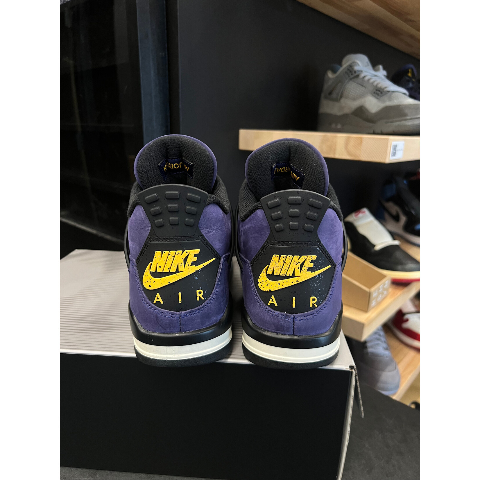 Jordan Jordan 4 Retro Lakers Size 10, PREOWNED