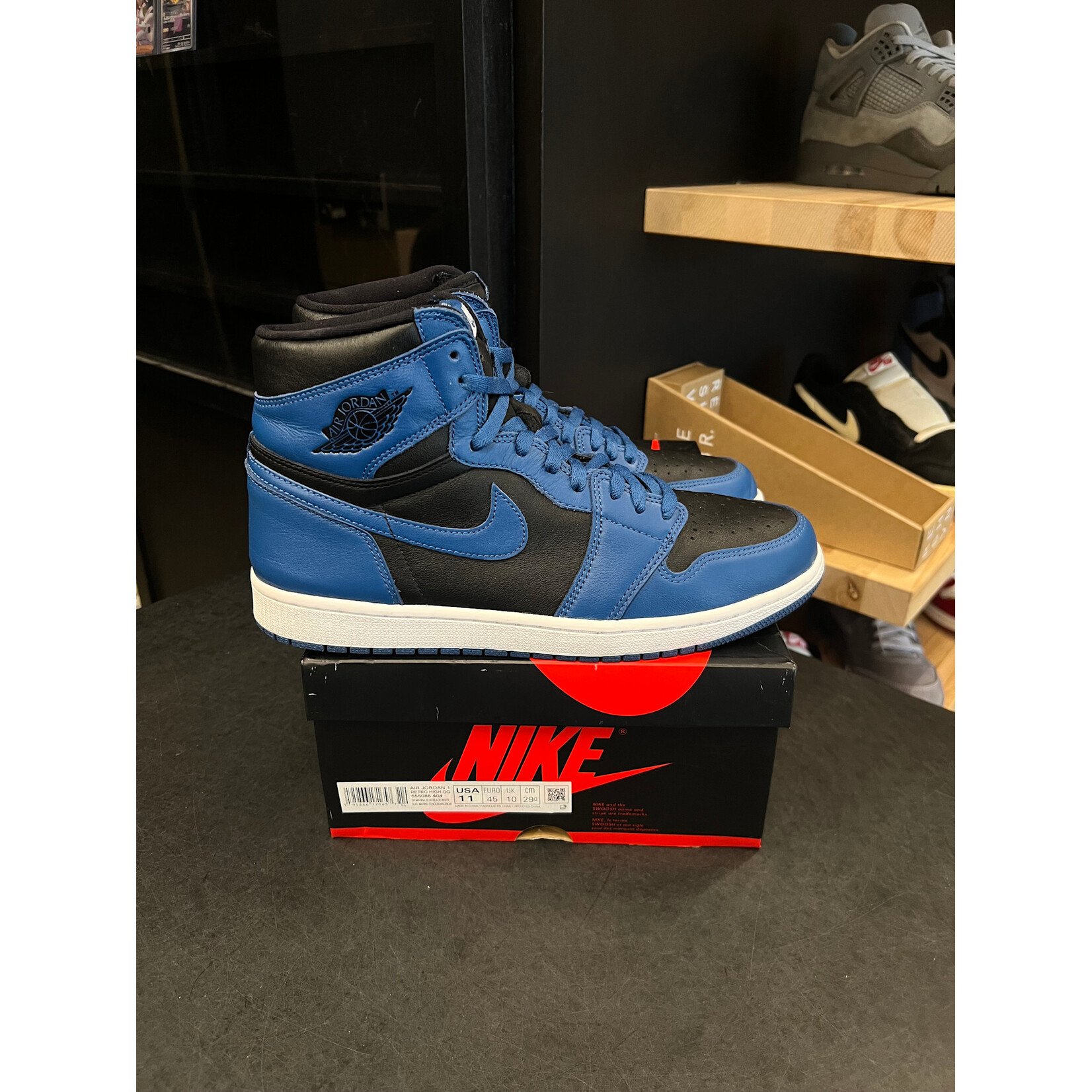 Jordan Jordan 1 Retro High OG Dark Marina Blue Size 11, PREOWNED