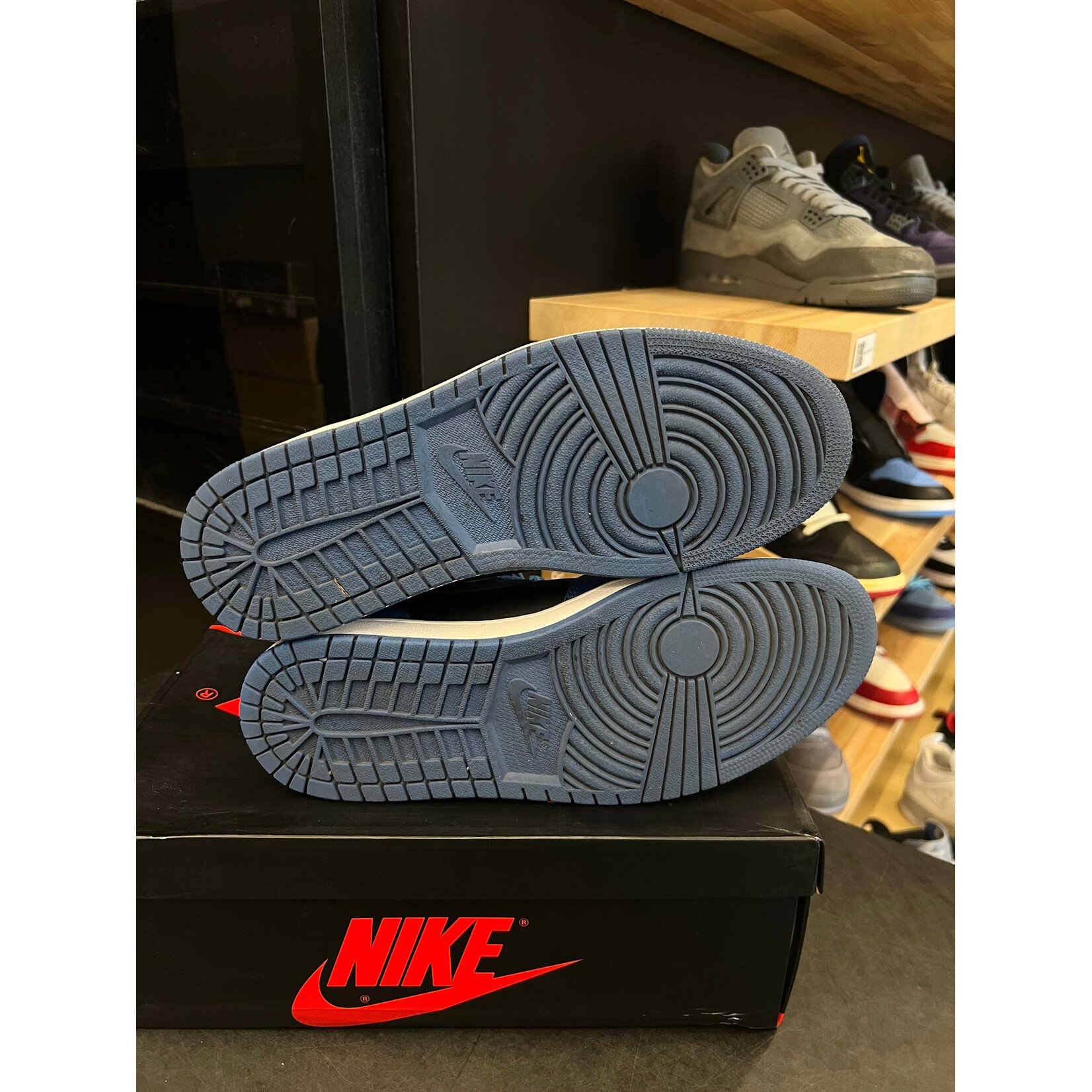 Jordan Jordan 1 Retro High OG Dark Marina Blue Size 11, PREOWNED