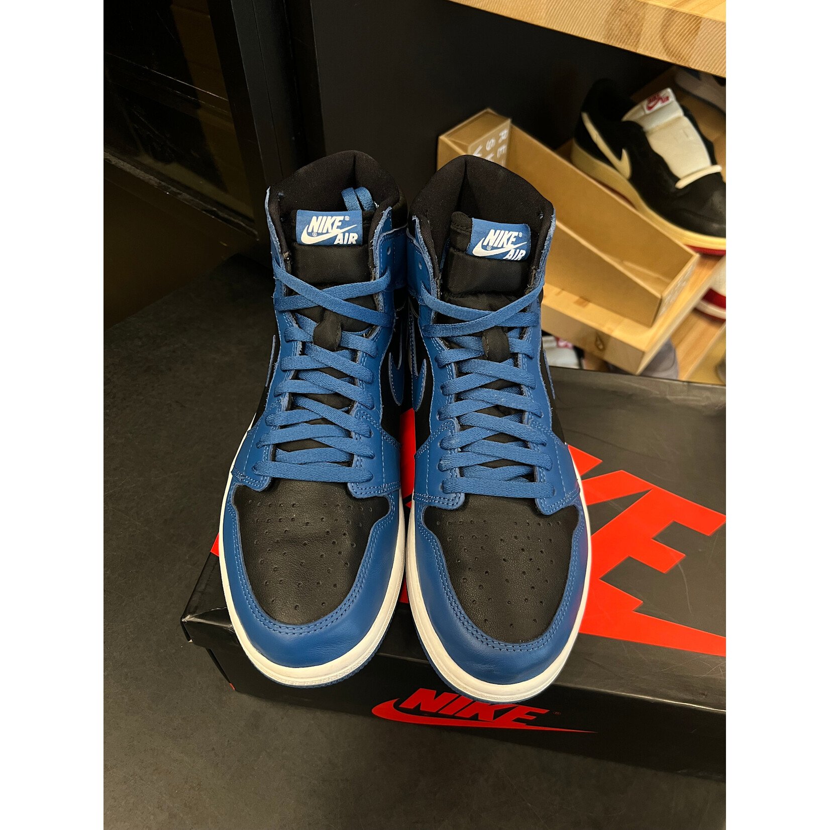 Jordan Jordan 1 Retro High OG Dark Marina Blue Size 11, PREOWNED