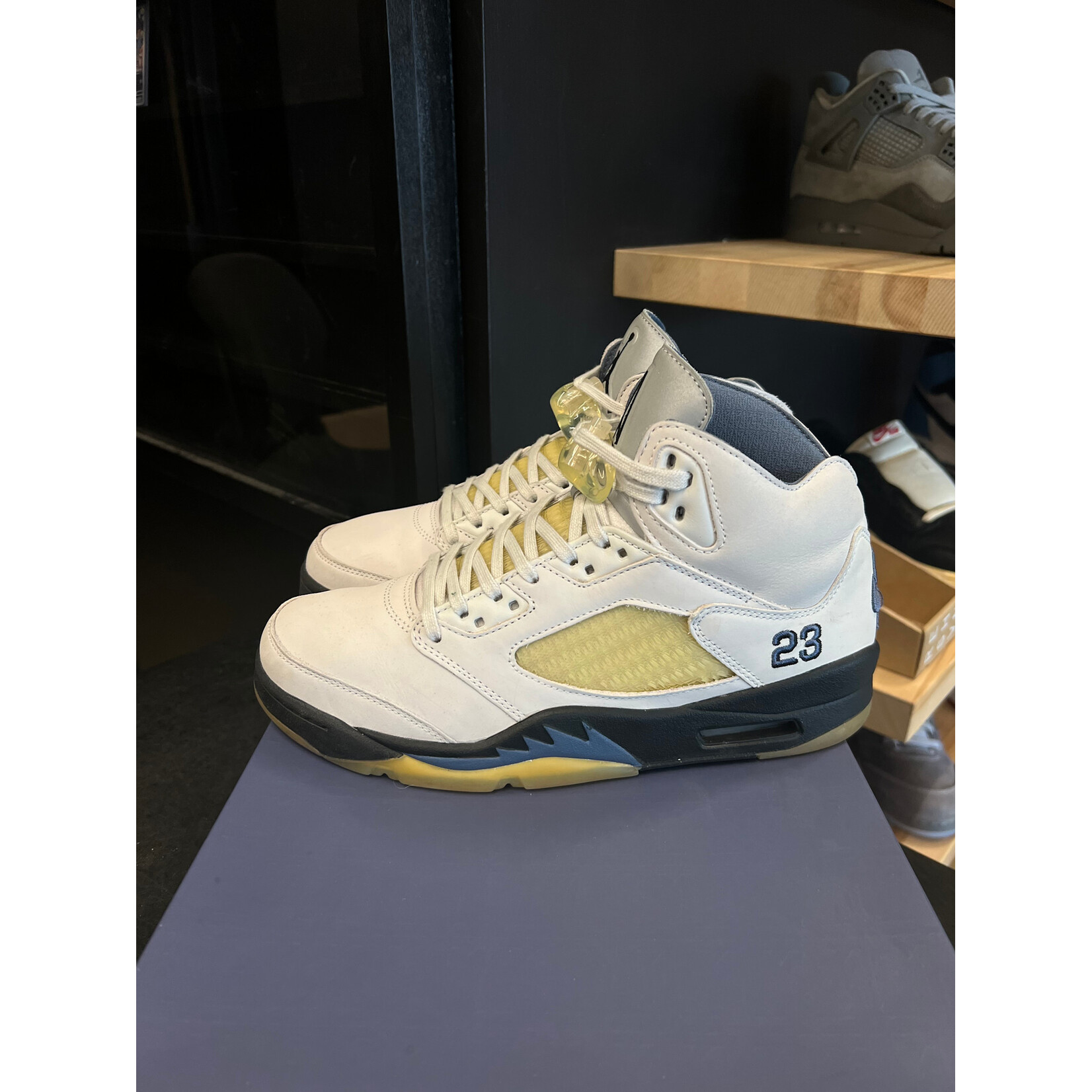 Jordan Jordan 5 Retro A Ma Maniére Dawn (Women's) Size 10.5W, PREOWNED