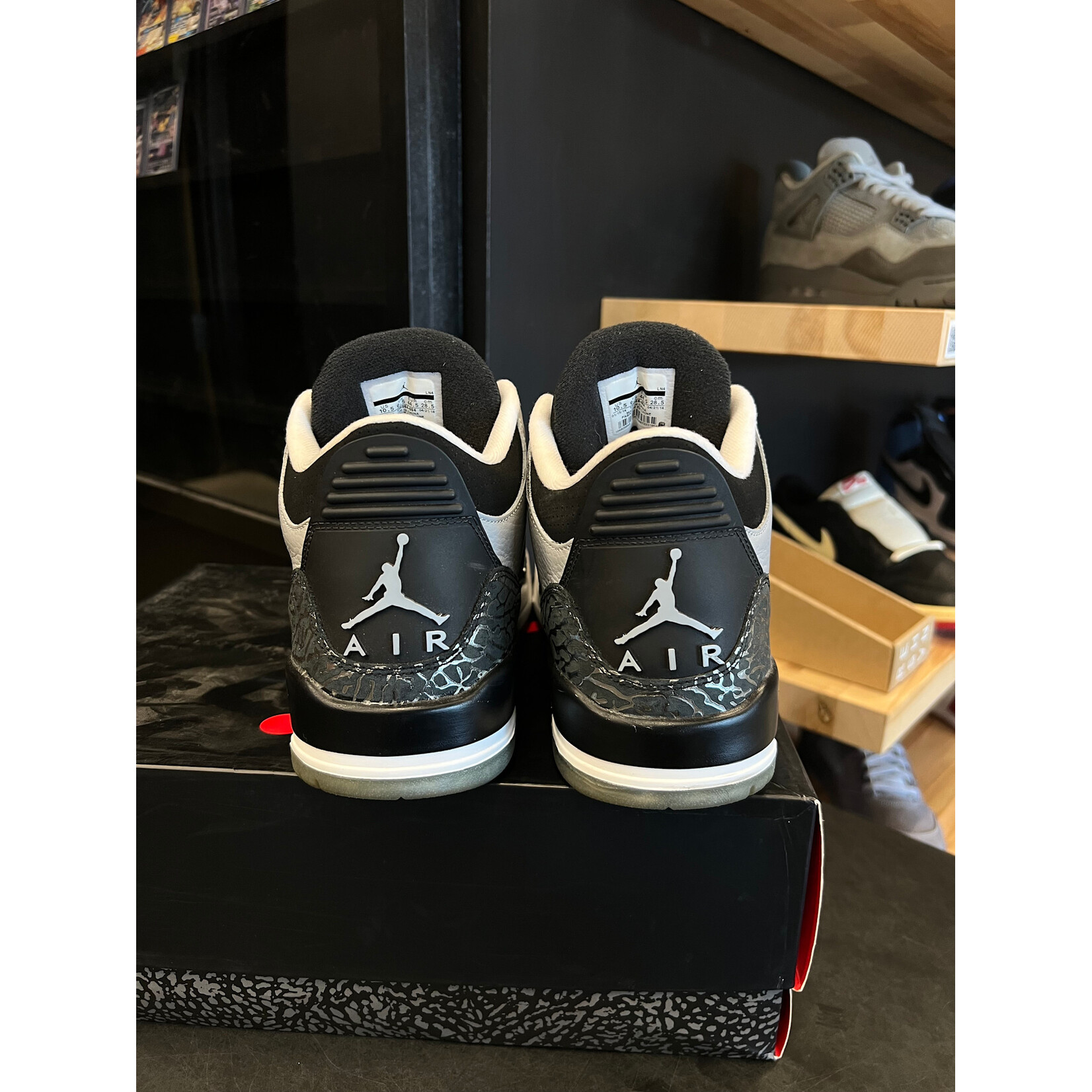 Jordan Jordan 3 Retro Wolf Grey Size 10.5, PREOWNED