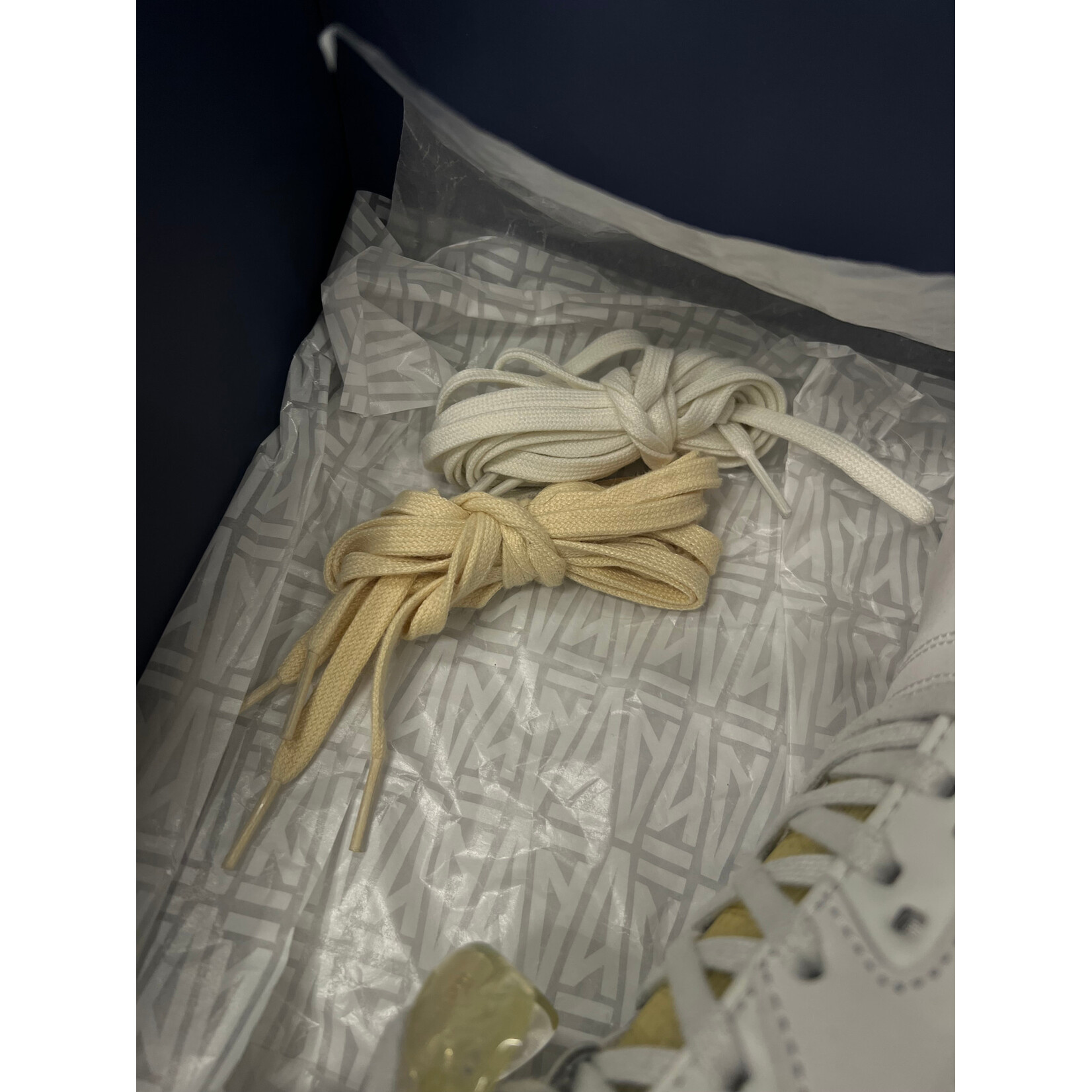 Jordan Jordan 5 Retro A Ma Maniére Dawn (Women's) Size 10.5W, PREOWNED